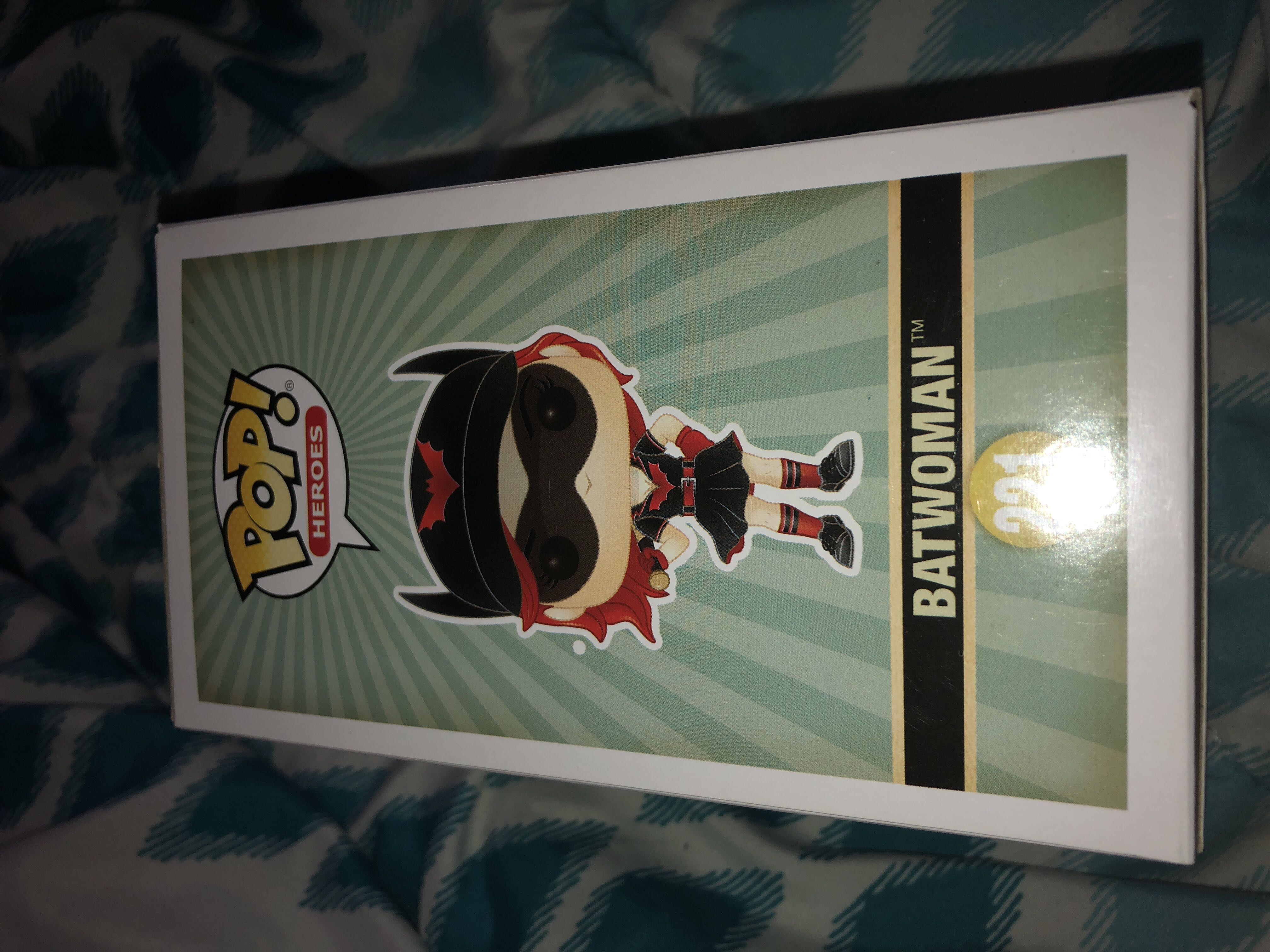 Batwoman - DC Universe vinyl figure collectible [Barcode 11193916] - Main Image 2