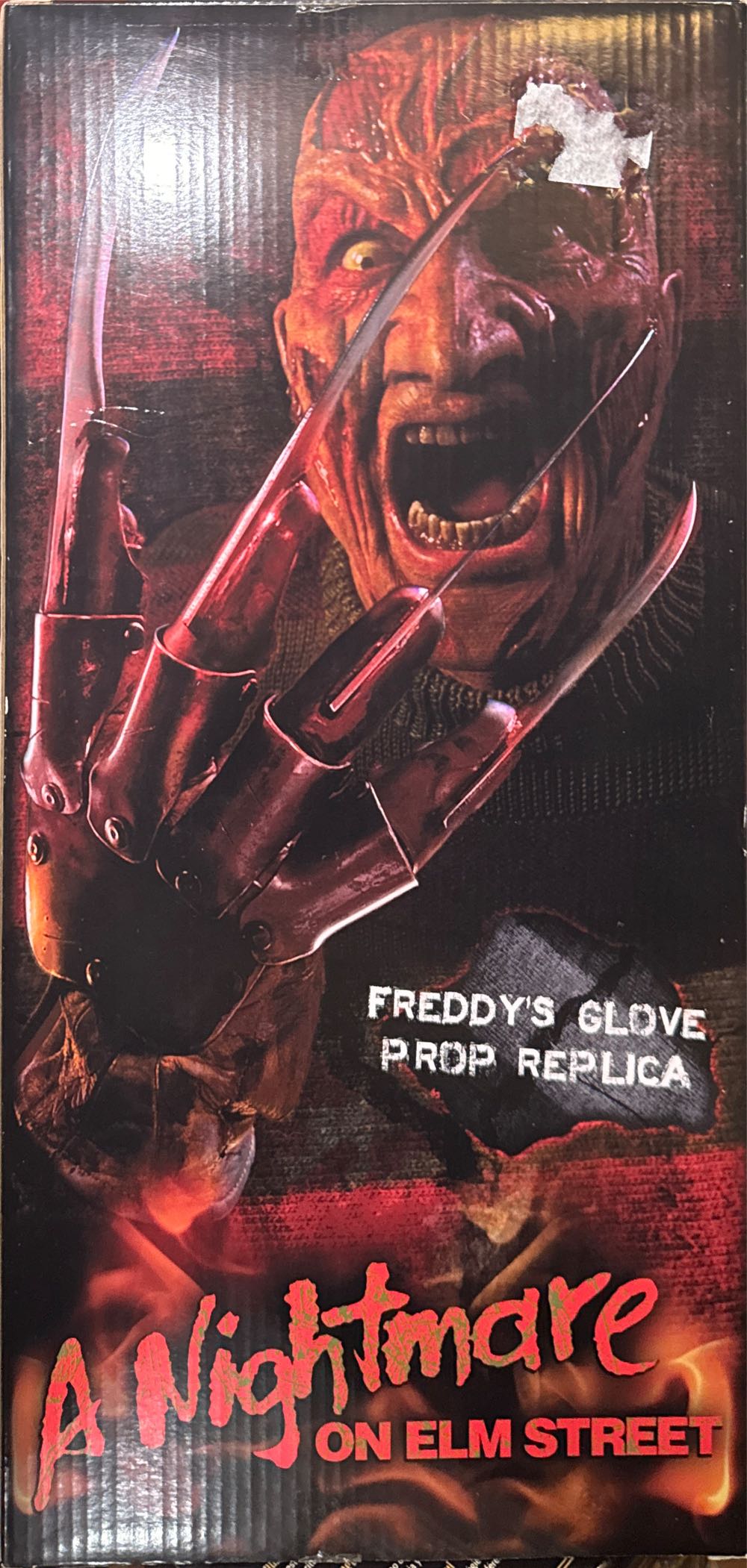 Nightmare On Elm St Freddy Krueger Glove - A Nightmare on Elm Street vinyl figure collectible [Barcode 634482398180] - Main Image 3