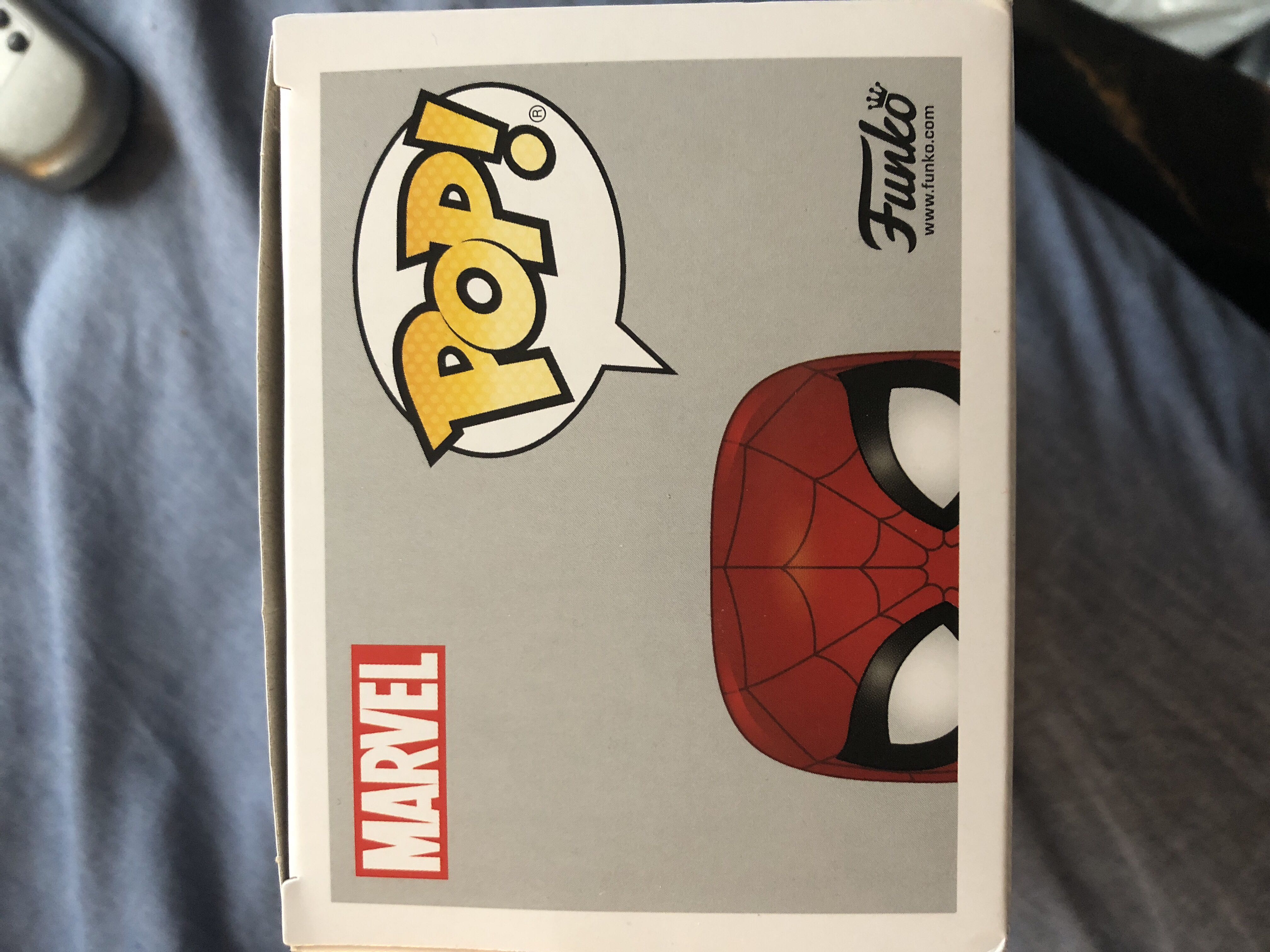 Peter Parker - Spider-Man vinyl figure collectible [Barcode 889698347556] - Main Image 4