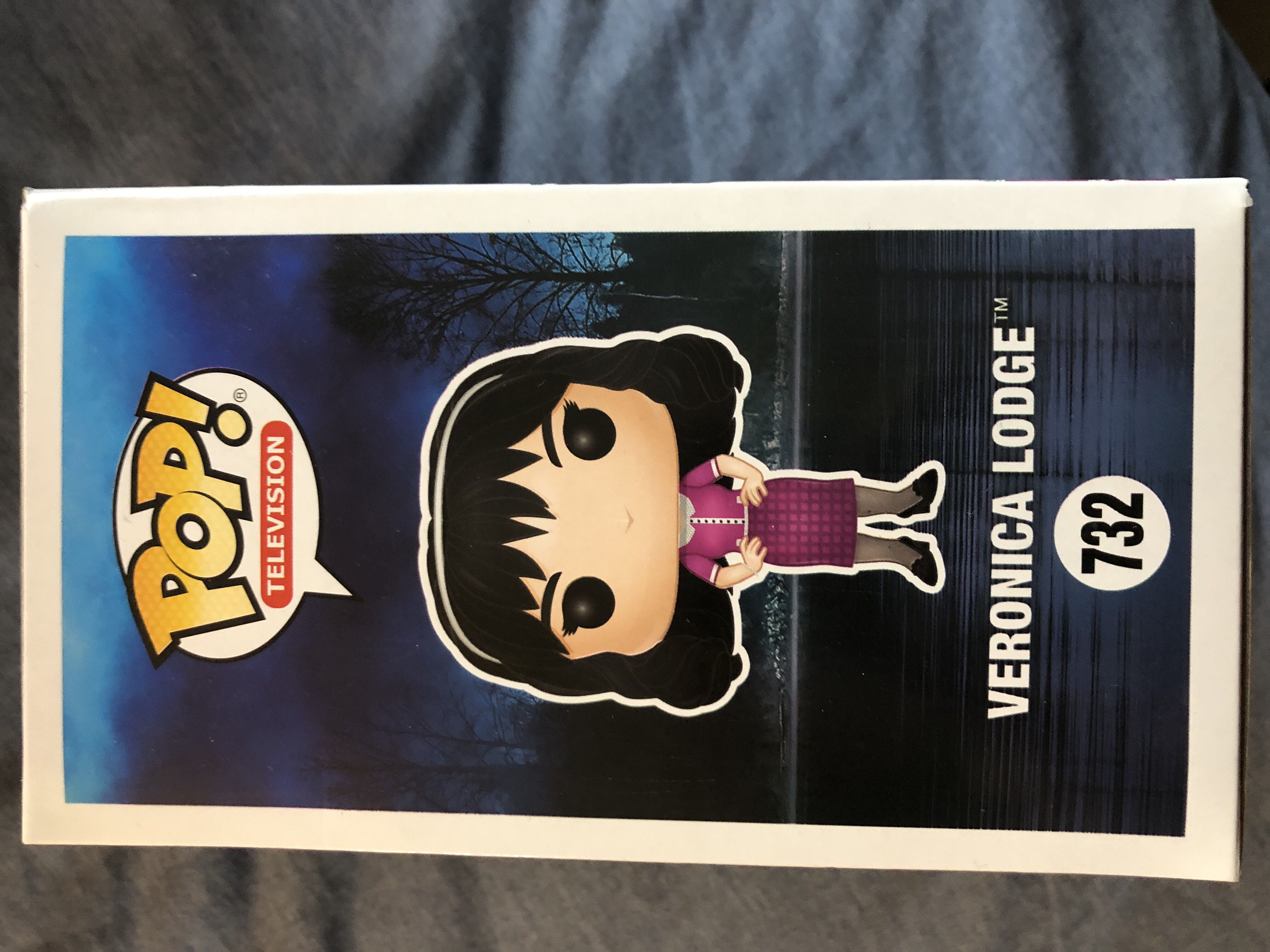 Veronica Lodge - Riverdale vinyl figure collectible [Barcode 889698344562] - Main Image 2