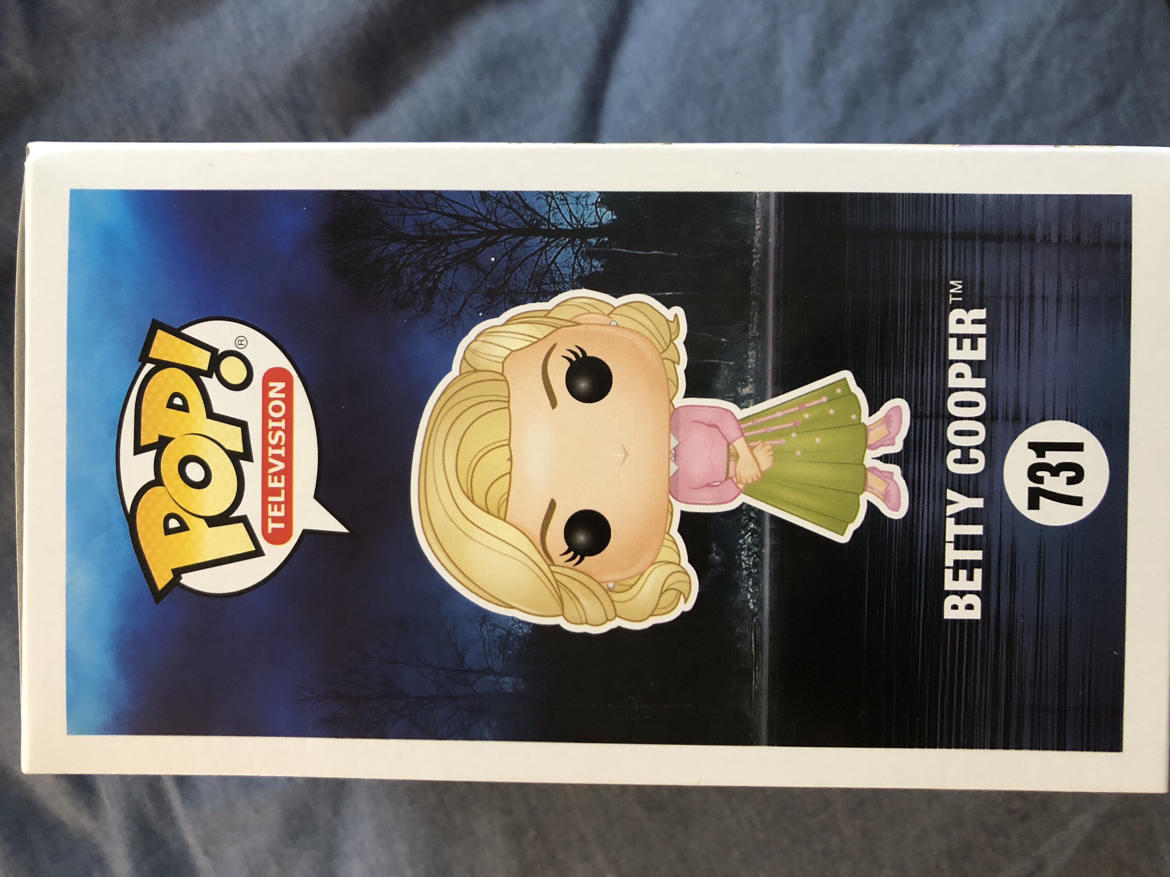 Betty Cooper - Riverdale vinyl figure collectible [Barcode 889698344579] - Main Image 2