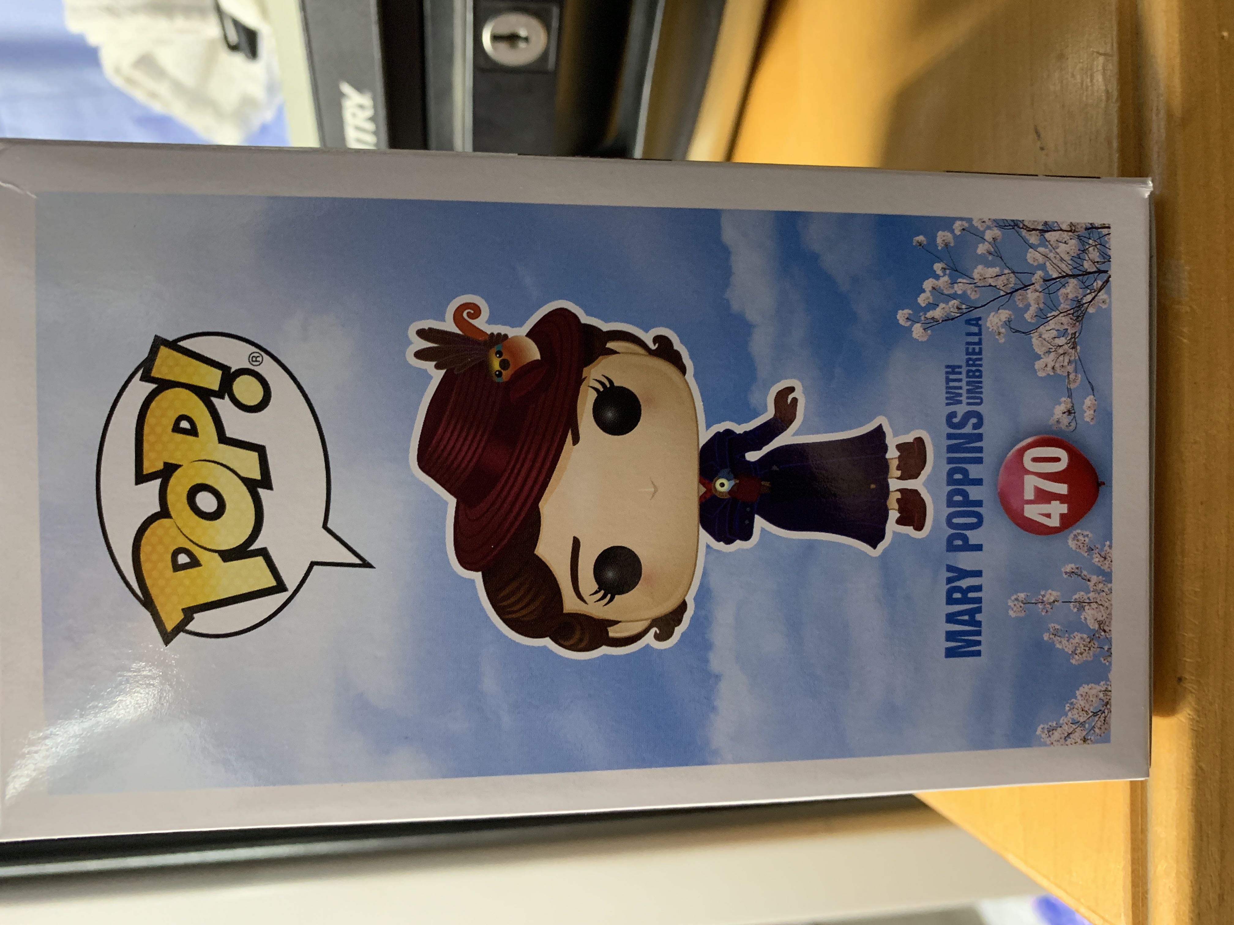 Mary Poppins (with Umbrella) - Mary Poppins vinyl figure collectible [Barcode 11520053] - Main Image 3