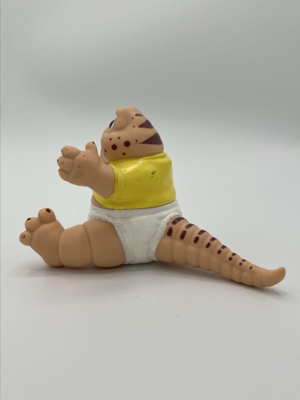 Baby Sinclair  vinyl figure collectible [Barcode 038976071854] - Main Image 3