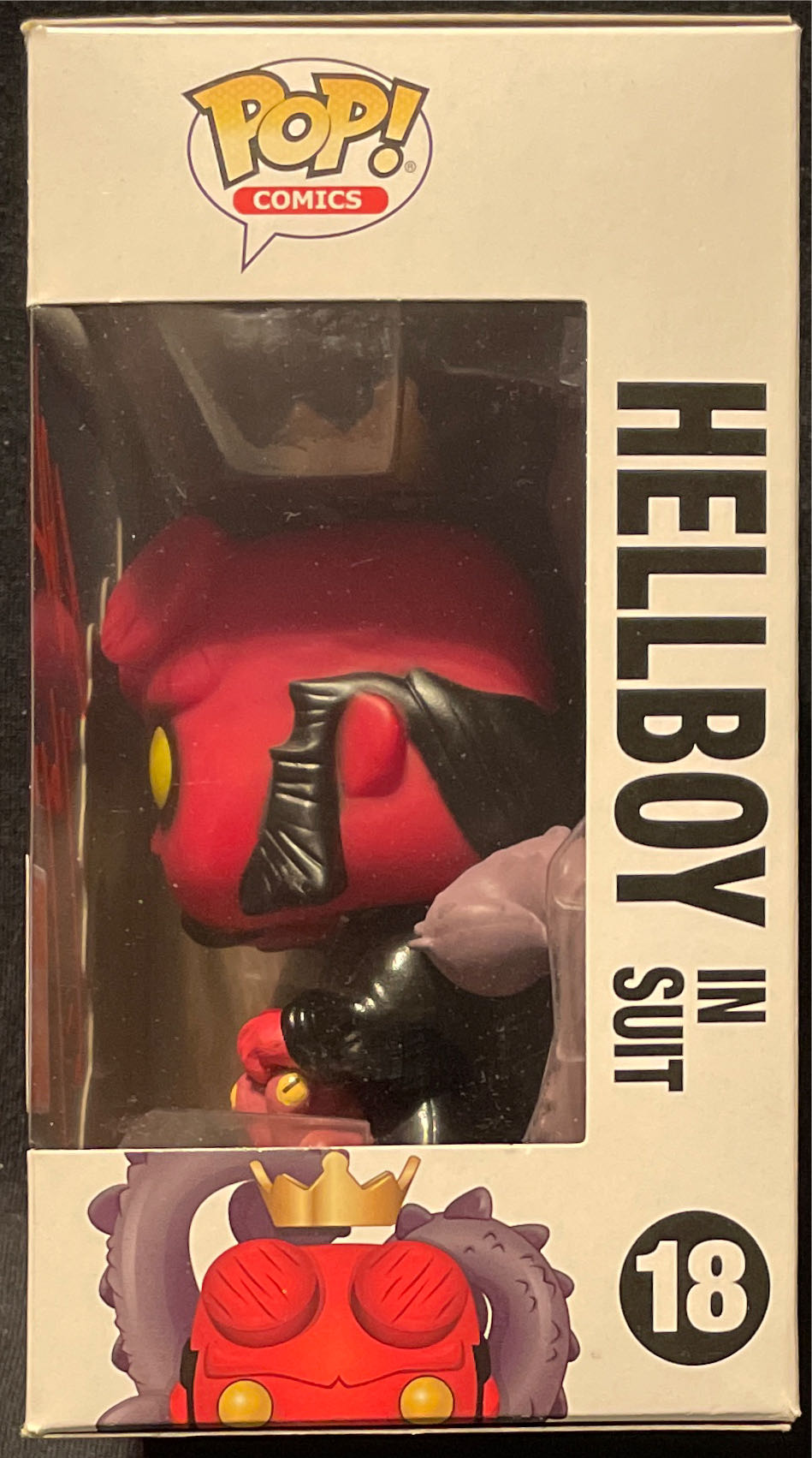 Hellboy in Suit  vinyl figure collectible [Barcode 889698311748] - Main Image 3