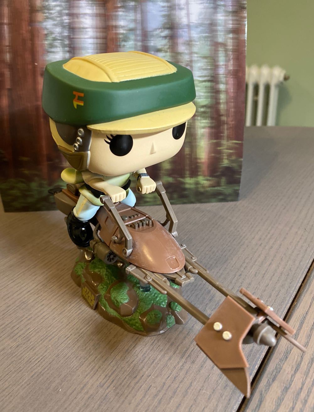 Princess Leia (With Speeder Bike) - Star Wars vinyl figure collectible [Barcode 889698232531] - Main Image 3