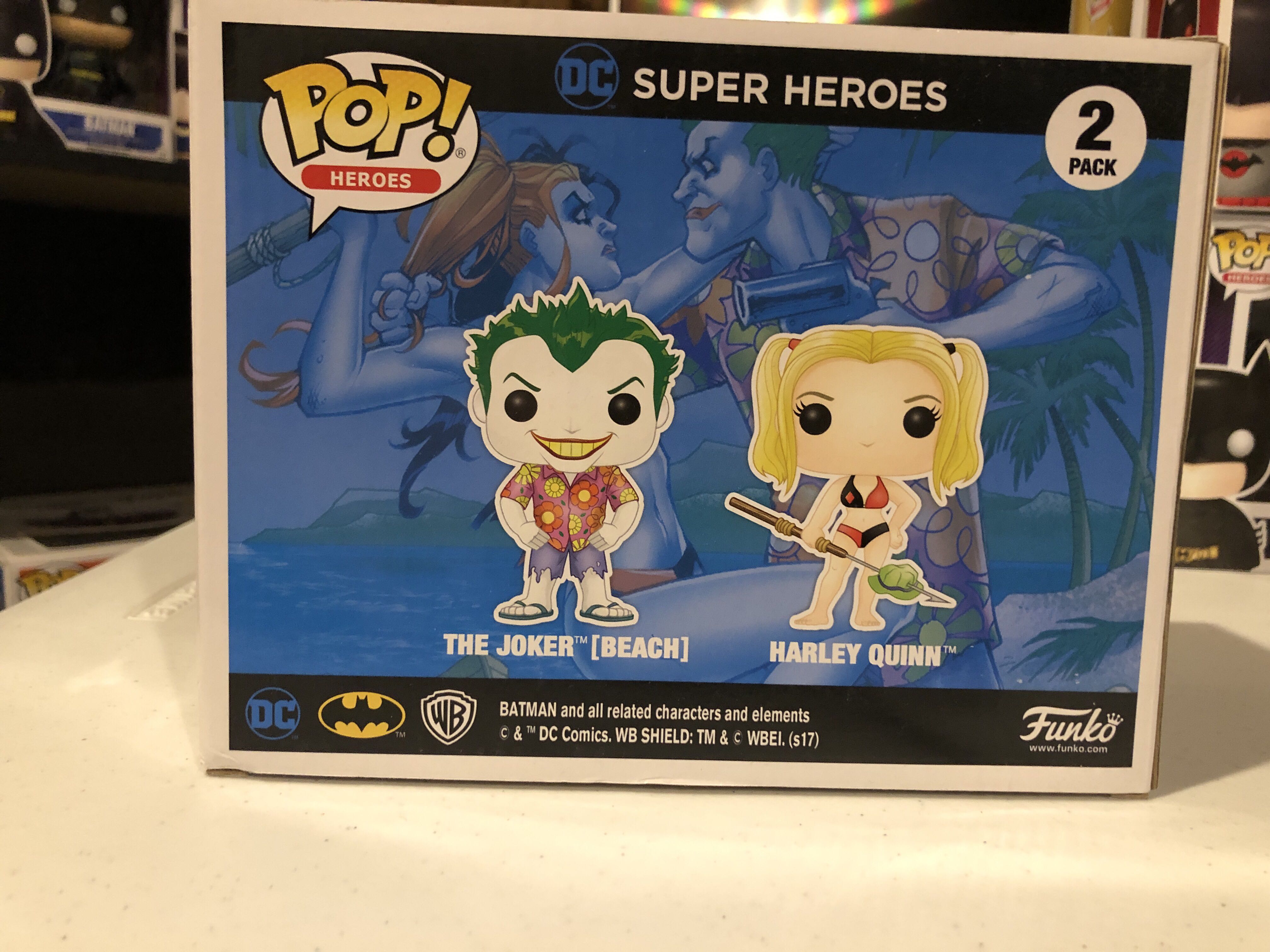 The Joker (Beach) & Harley Quinn (2 Pack) - DC Universe vinyl figure collectible - Main Image 3