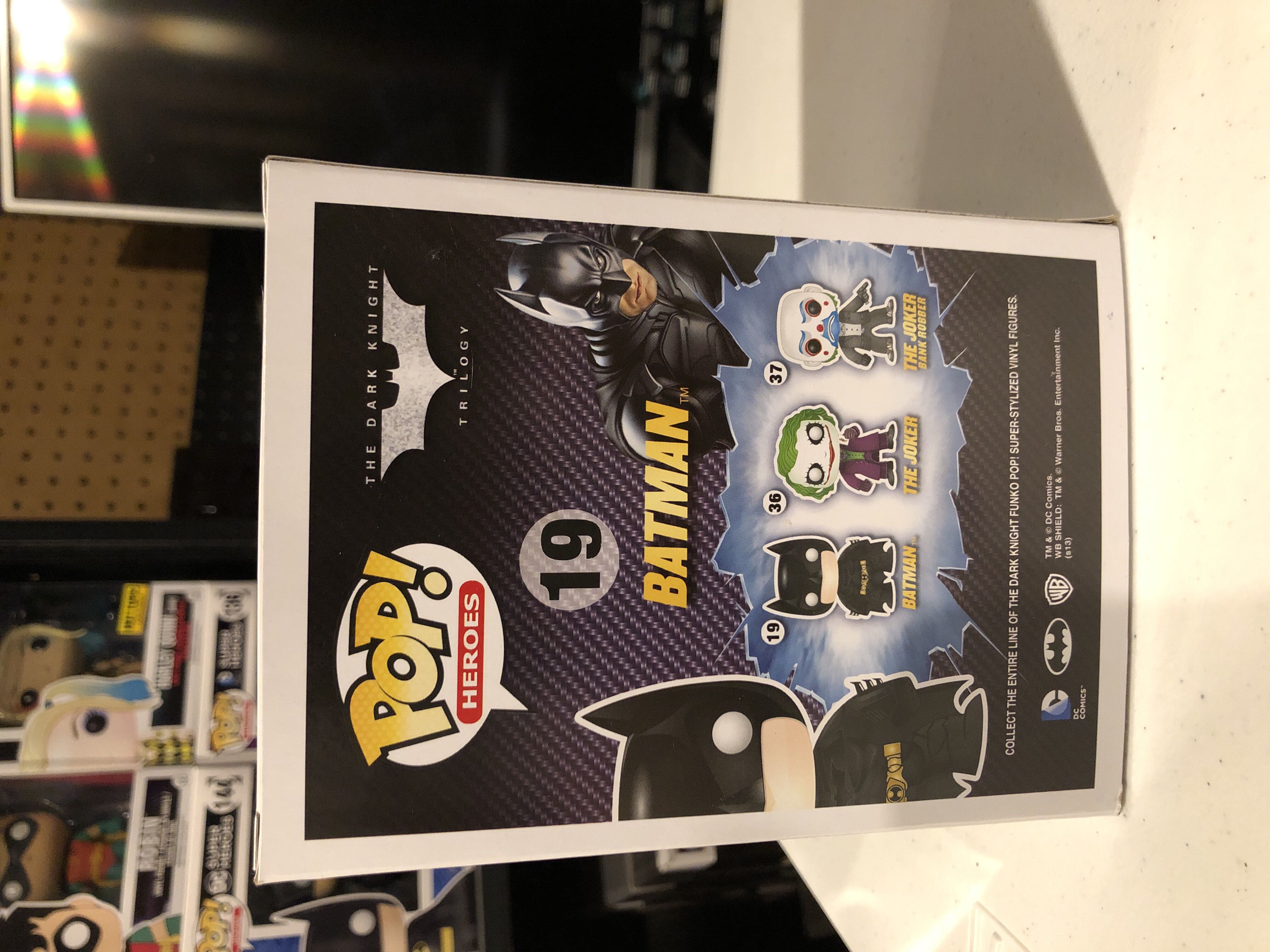 Batman  - DC Universe vinyl figure collectible [Barcode 849803036003] - Main Image 3