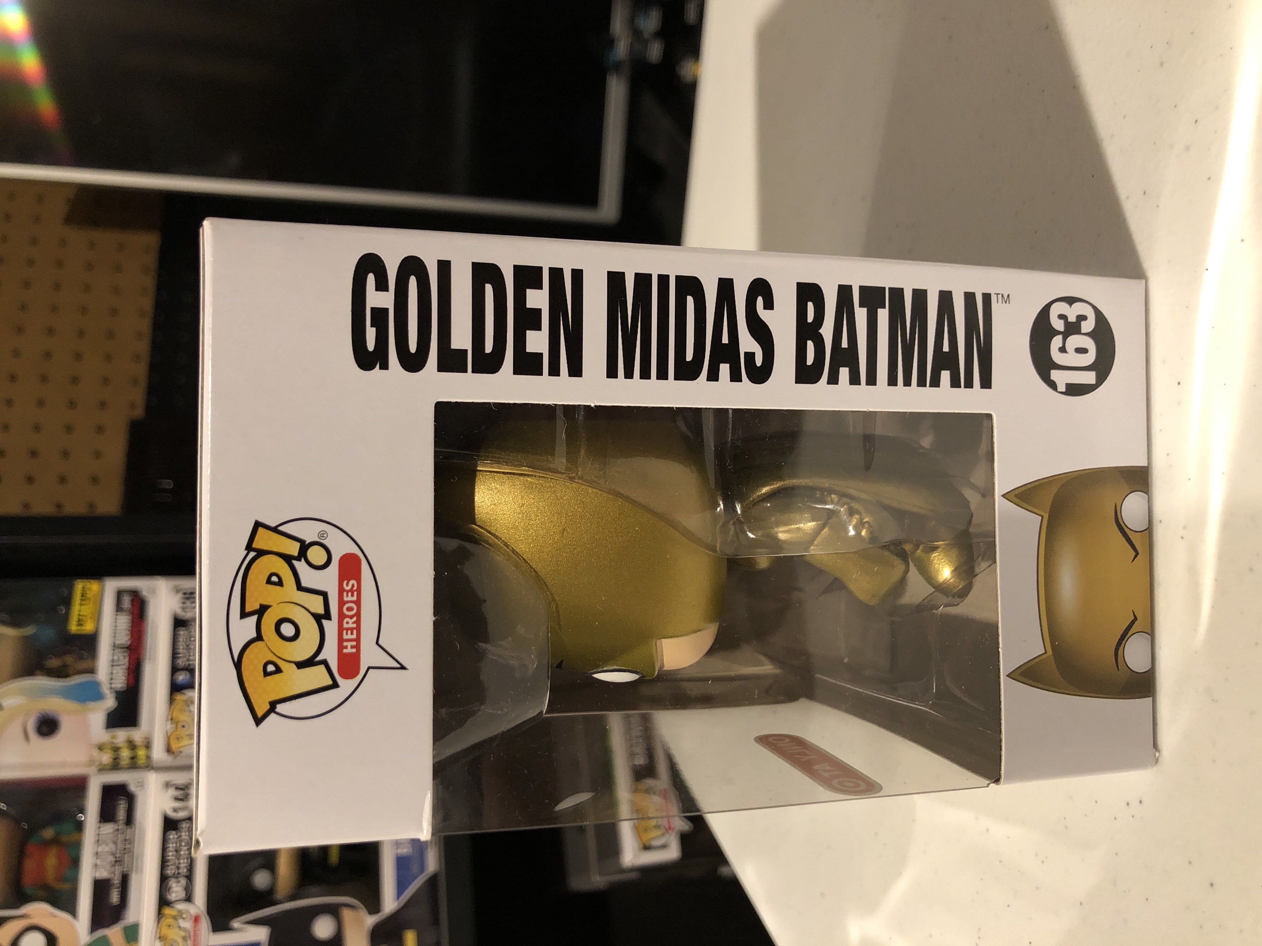 Golden Midas Batman  - DC Universe vinyl figure collectible [Barcode 889698128179] - Main Image 2