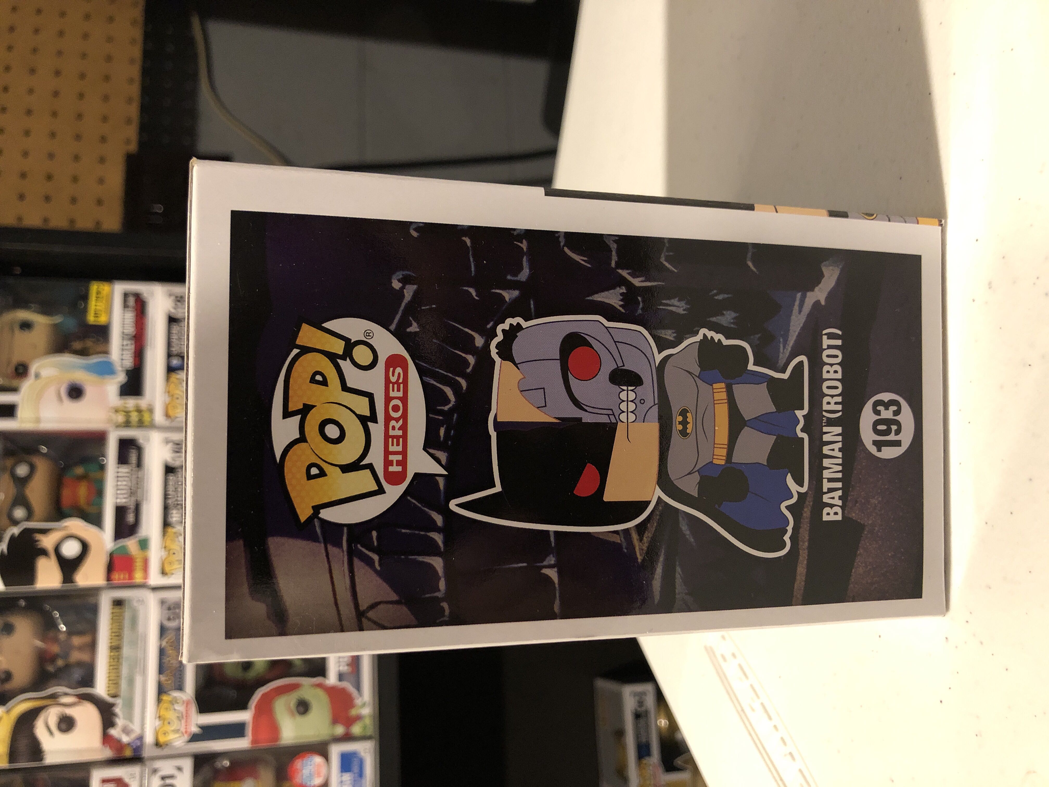 Batman (Robot)  - DC Universe vinyl figure collectible - Main Image 4