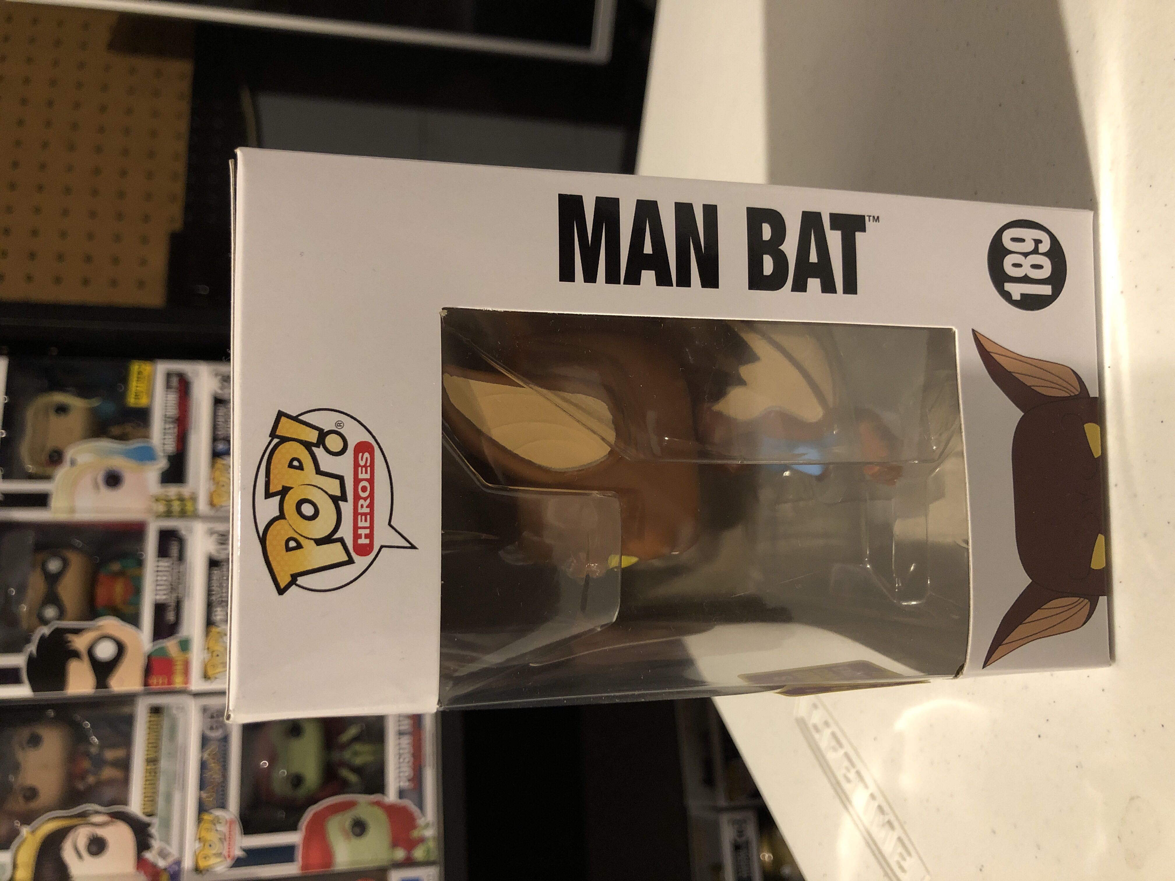 Man Bat - DC Universe vinyl figure collectible [Barcode 889698136419] - Main Image 2