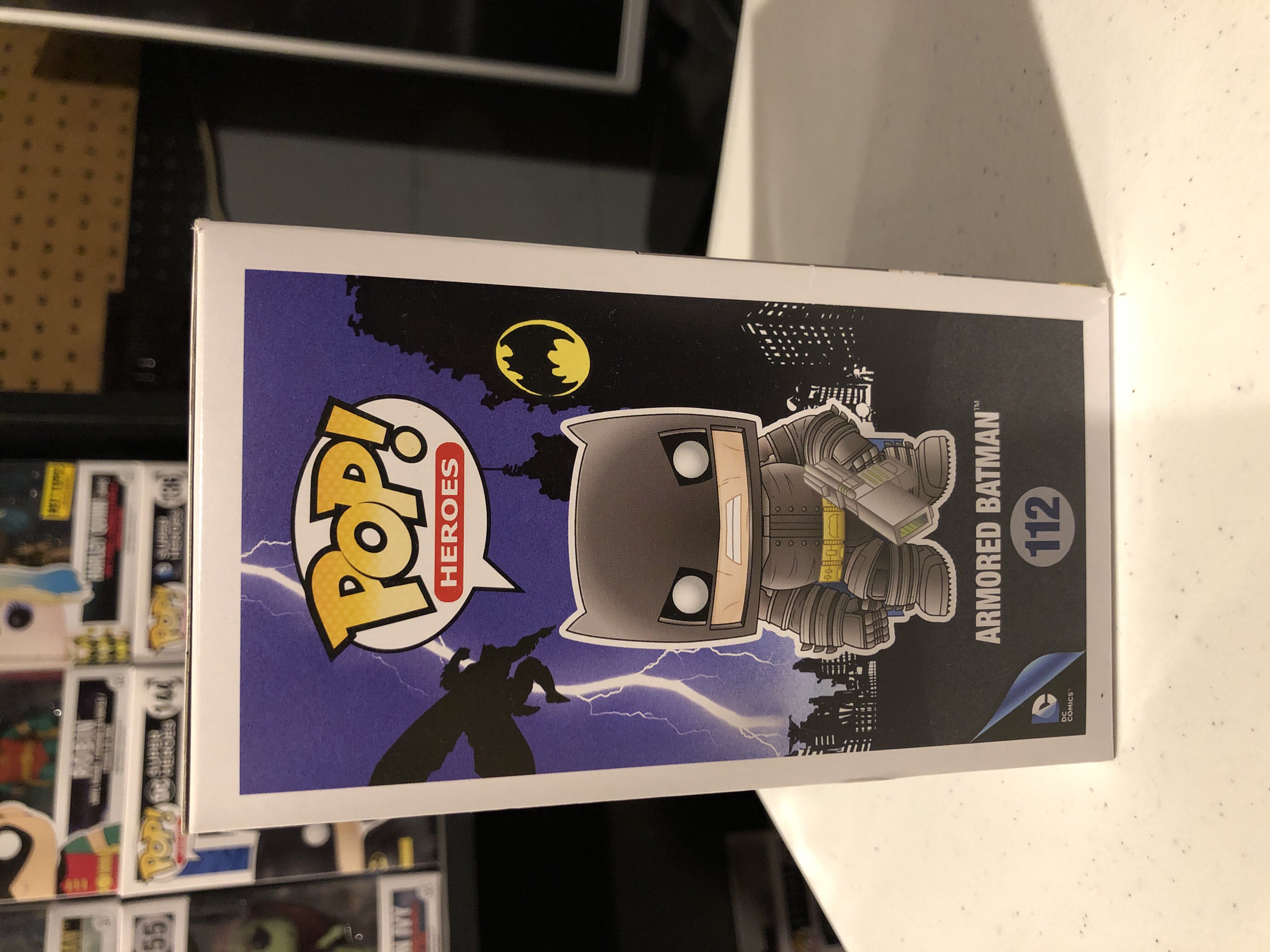 Armored Batman  - DC Universe vinyl figure collectible [Barcode 849803095284] - Main Image 4