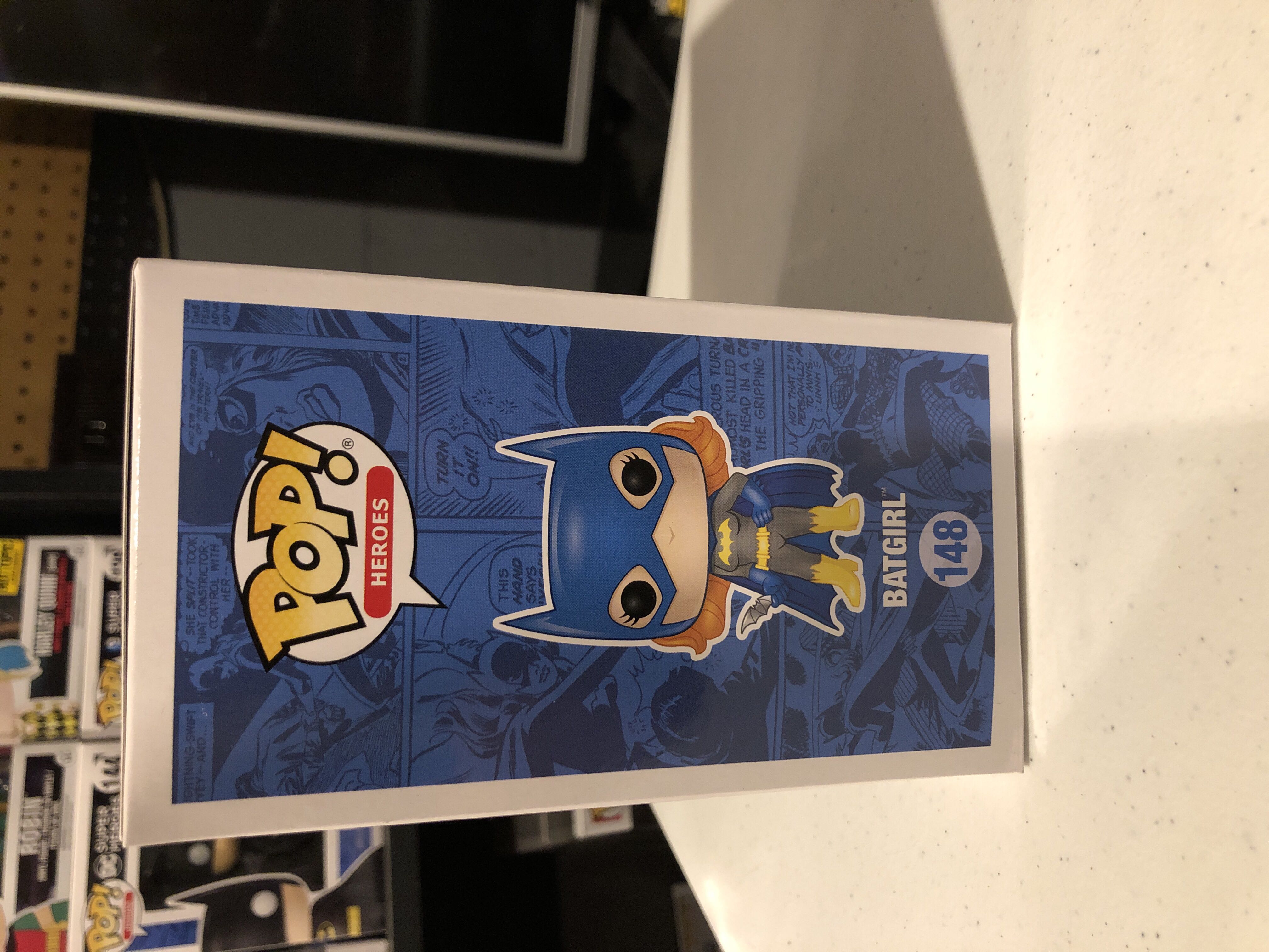 Batgirl (Blue) - DC Universe vinyl figure collectible [Barcode 889698115292] - Main Image 4