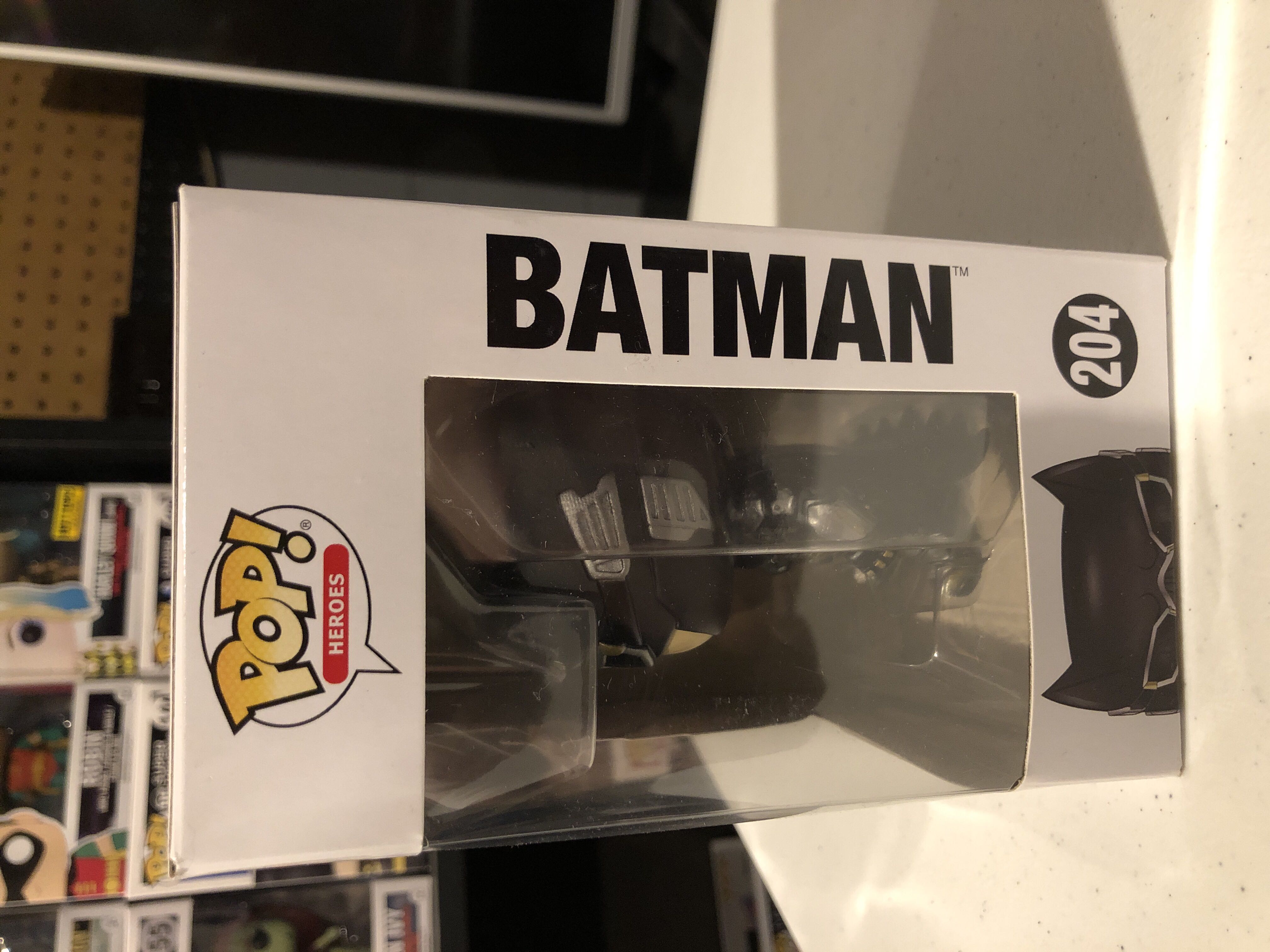 Batman - DC Universe vinyl figure collectible [Barcode 889698134859] - Main Image 2