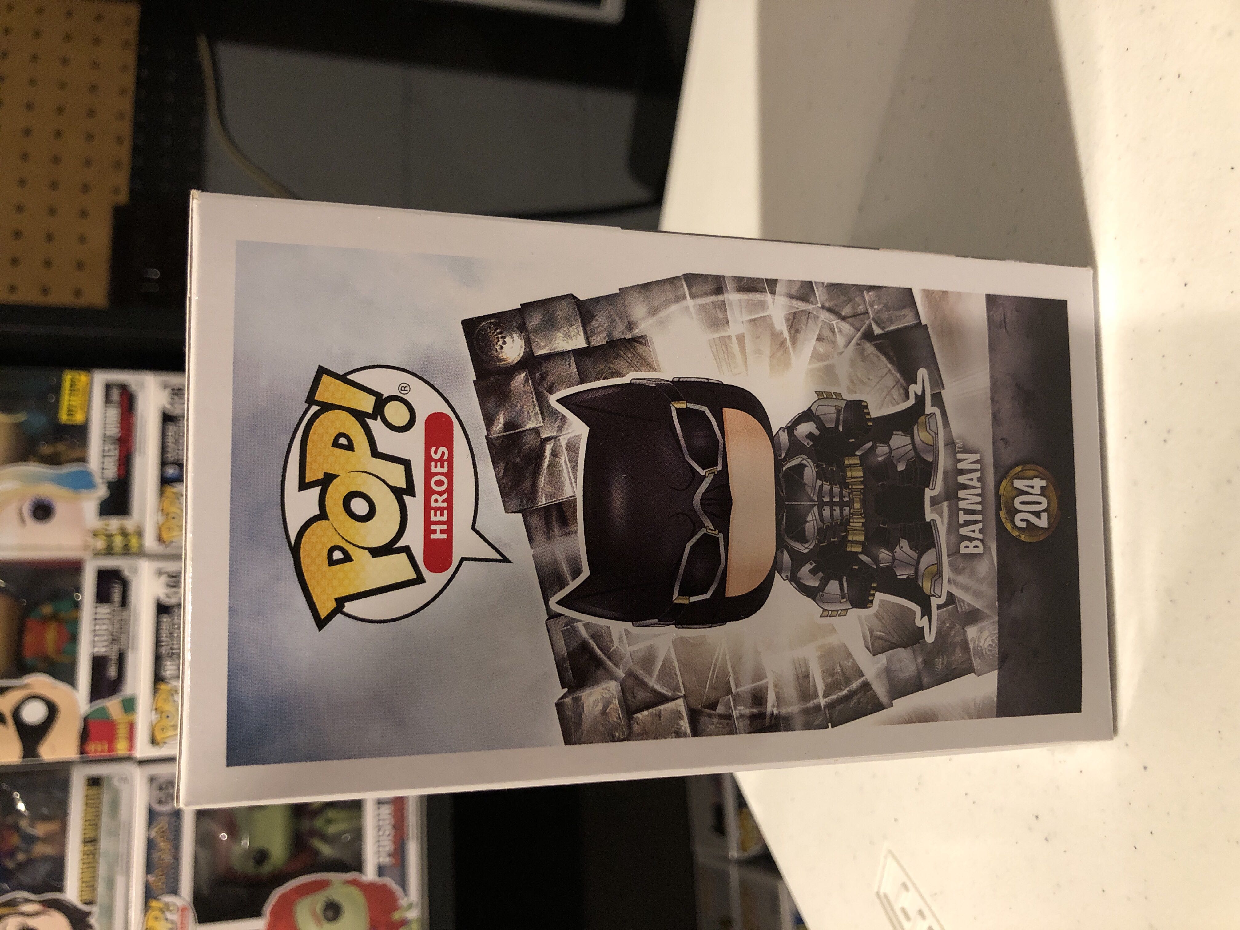 Batman - DC Universe vinyl figure collectible [Barcode 889698134859] - Main Image 4