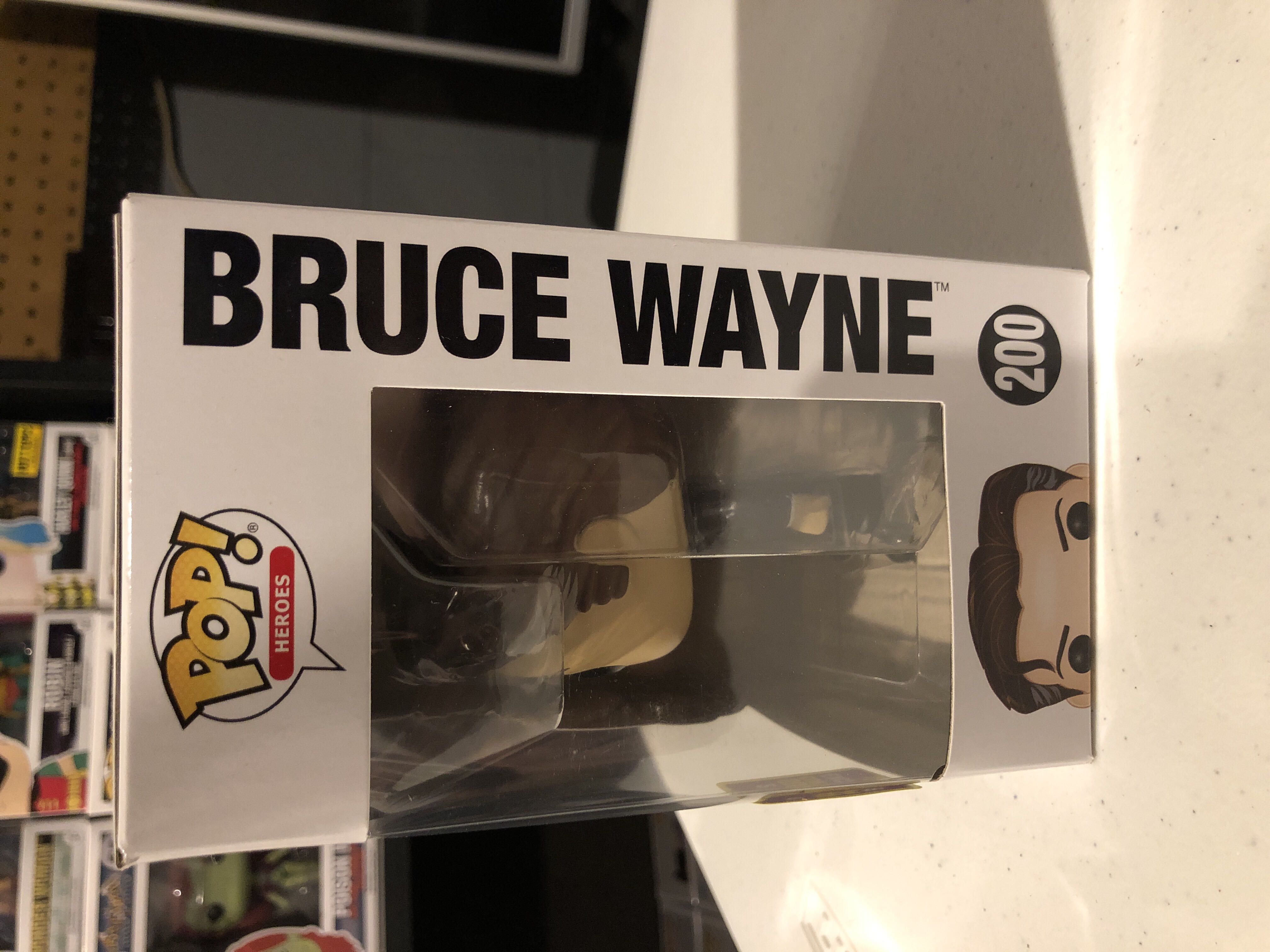 Justice League - Bruce Wayne Exclusive  - DC Universe vinyl figure collectible [Barcode 889698137133] - Main Image 2