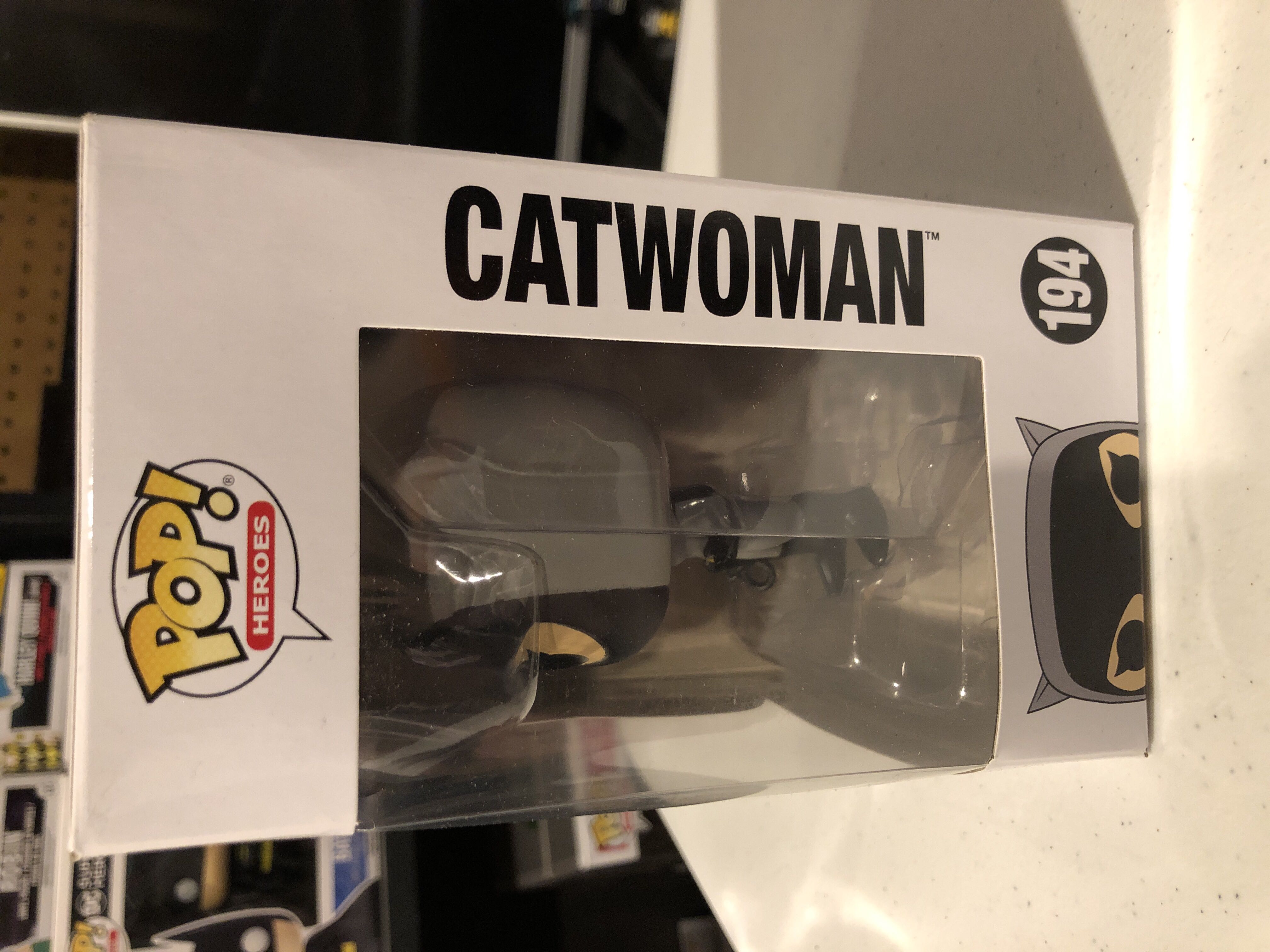 Catwoman  - Batman: The Animated Series vinyl figure collectible [Barcode 889698136518] - Main Image 2