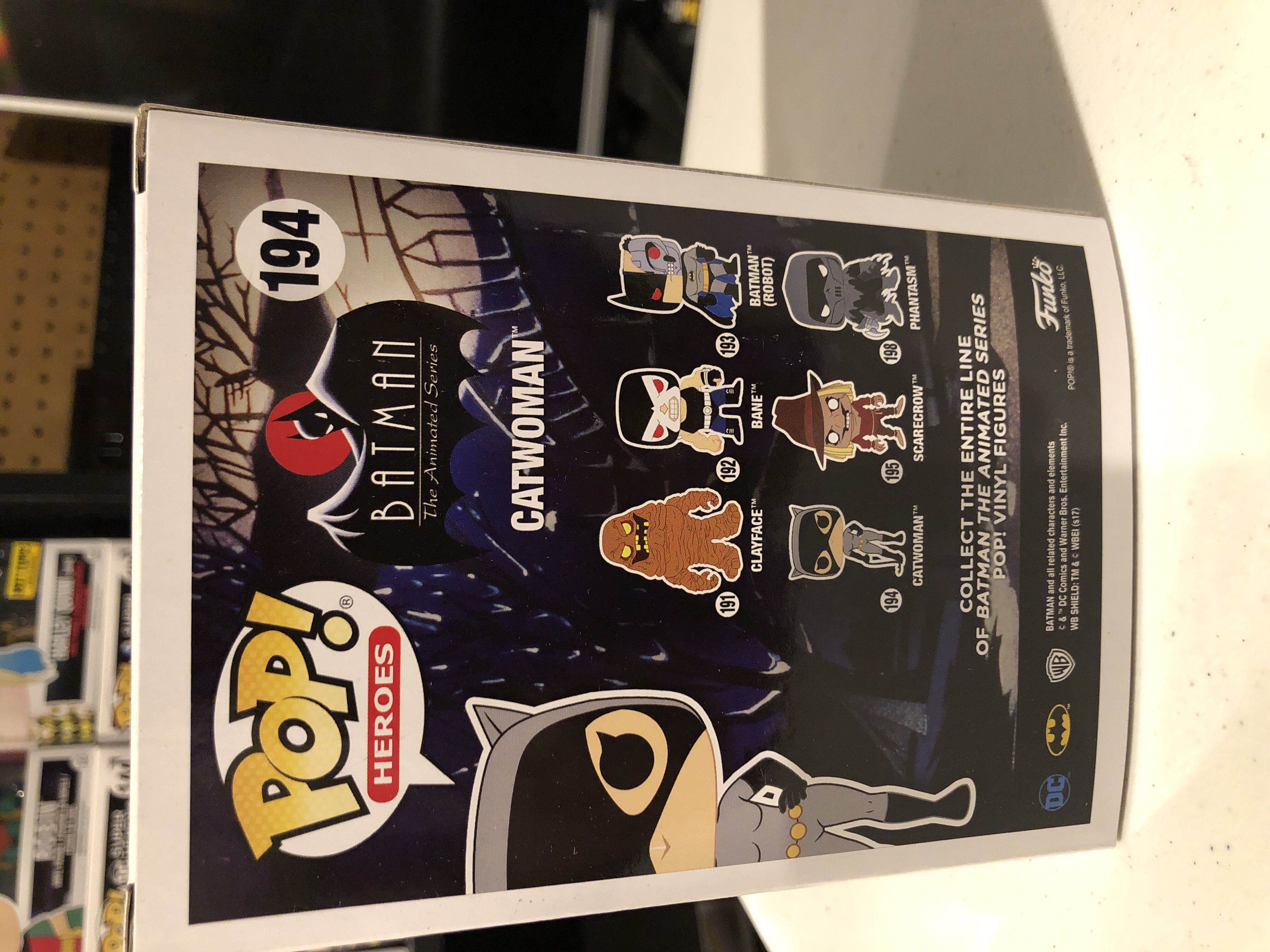 Catwoman  - Batman: The Animated Series vinyl figure collectible [Barcode 889698136518] - Main Image 3