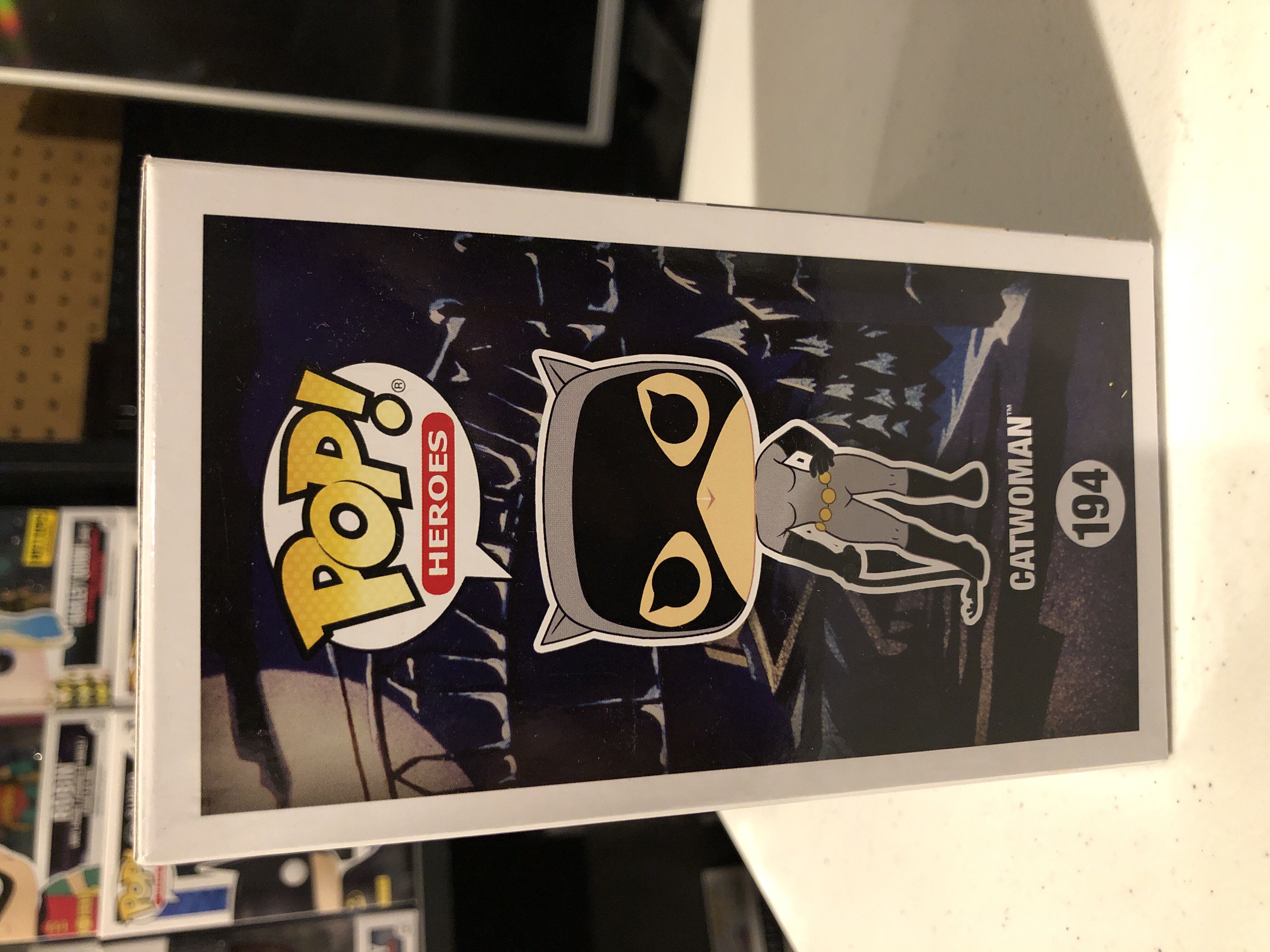 Catwoman  - Batman: The Animated Series vinyl figure collectible [Barcode 889698136518] - Main Image 4