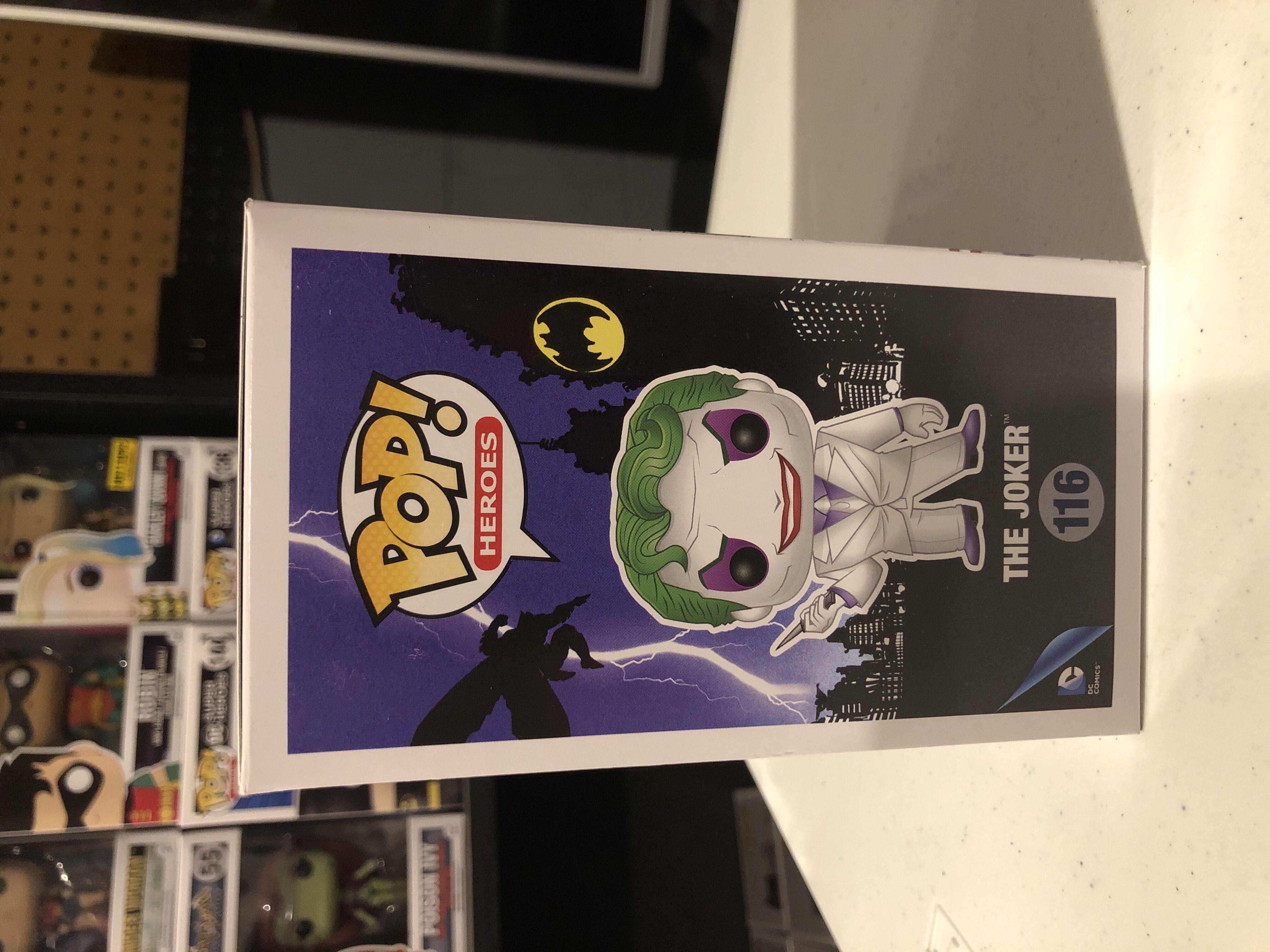 The Joker - DC Universe vinyl figure collectible [Barcode 849803096441] - Main Image 4