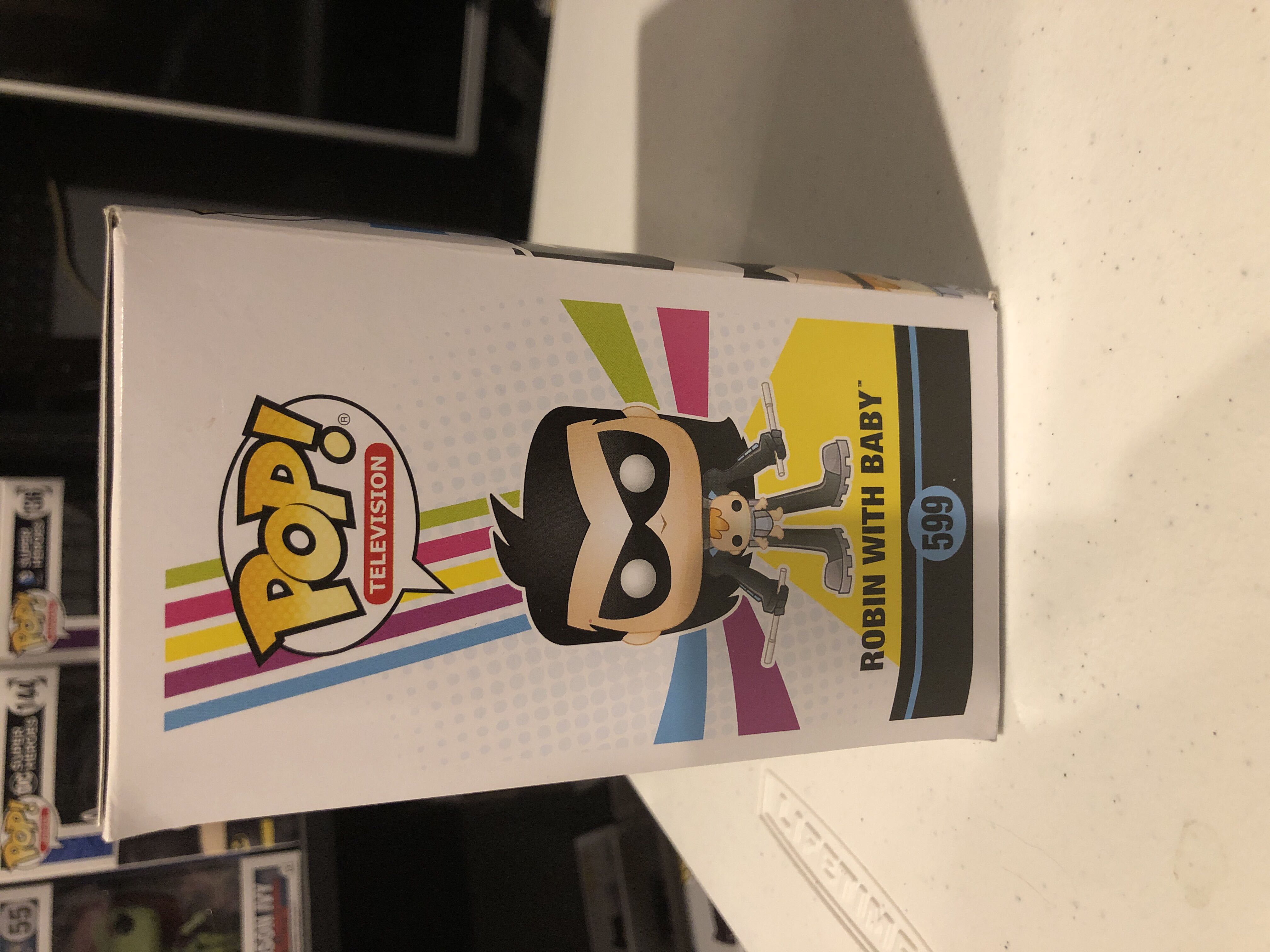 Robin With Baby (Nightwing)  - DC Universe vinyl figure collectible [Barcode 11132912] - Main Image 4