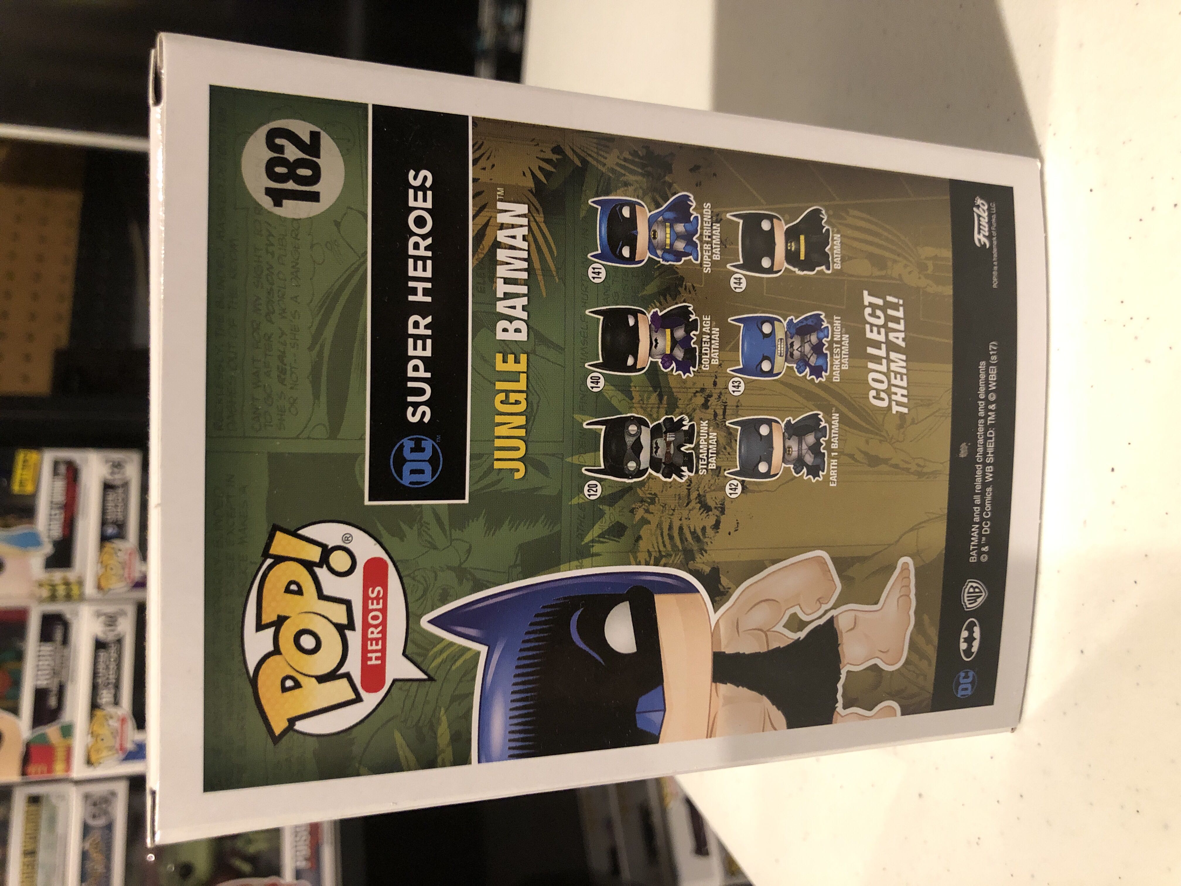 Jungle Batman  - DC Universe vinyl figure collectible [Barcode 889698128346] - Main Image 3