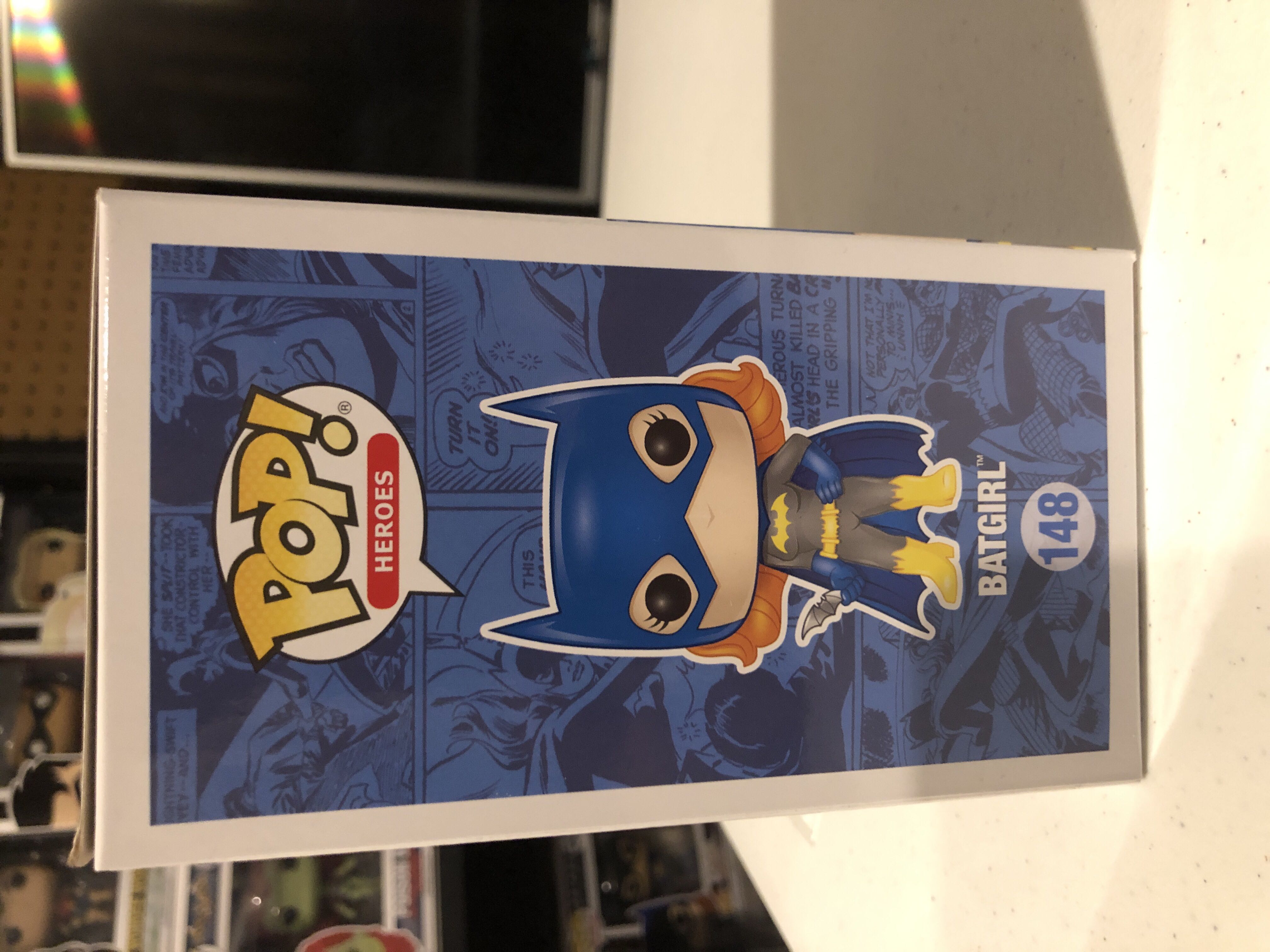 Batgirl (Diamond) - DC Universe vinyl figure collectible [Barcode 11313285] - Main Image 4