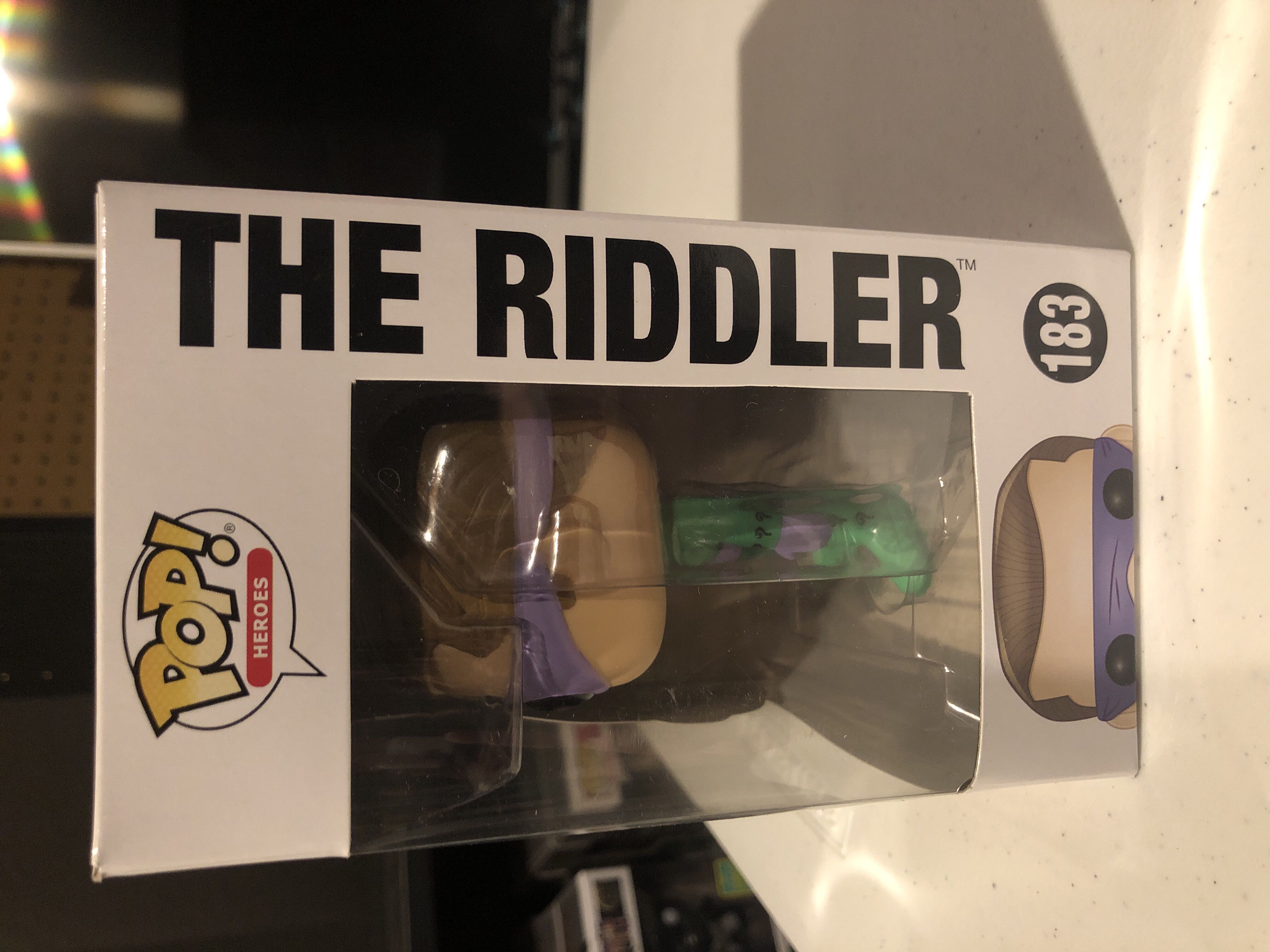 The Riddler - DC Universe vinyl figure collectible [Barcode 889698136280] - Main Image 2
