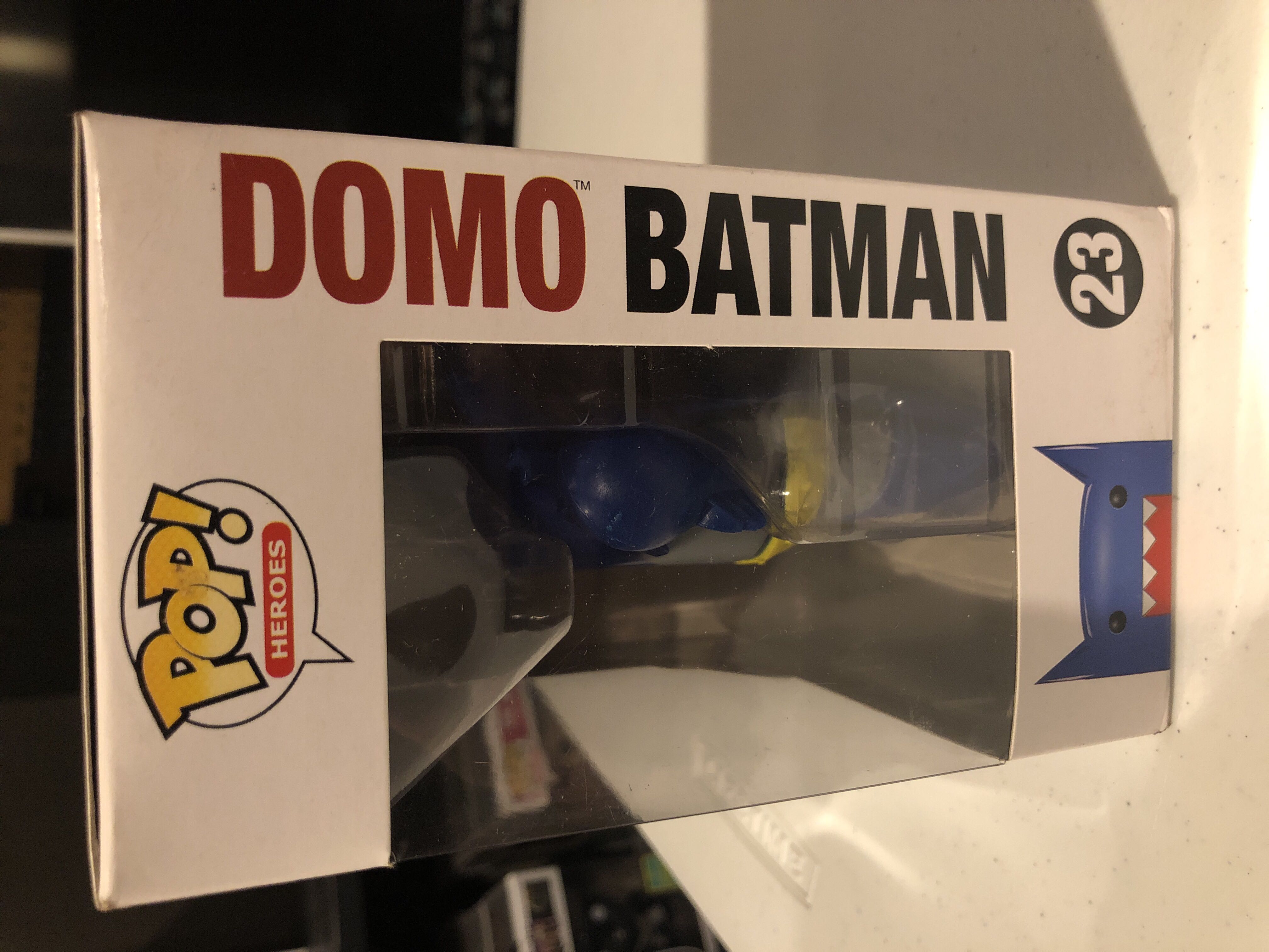 Domo Batman  - DC Universe vinyl figure collectible [Barcode 830395030975] - Main Image 2