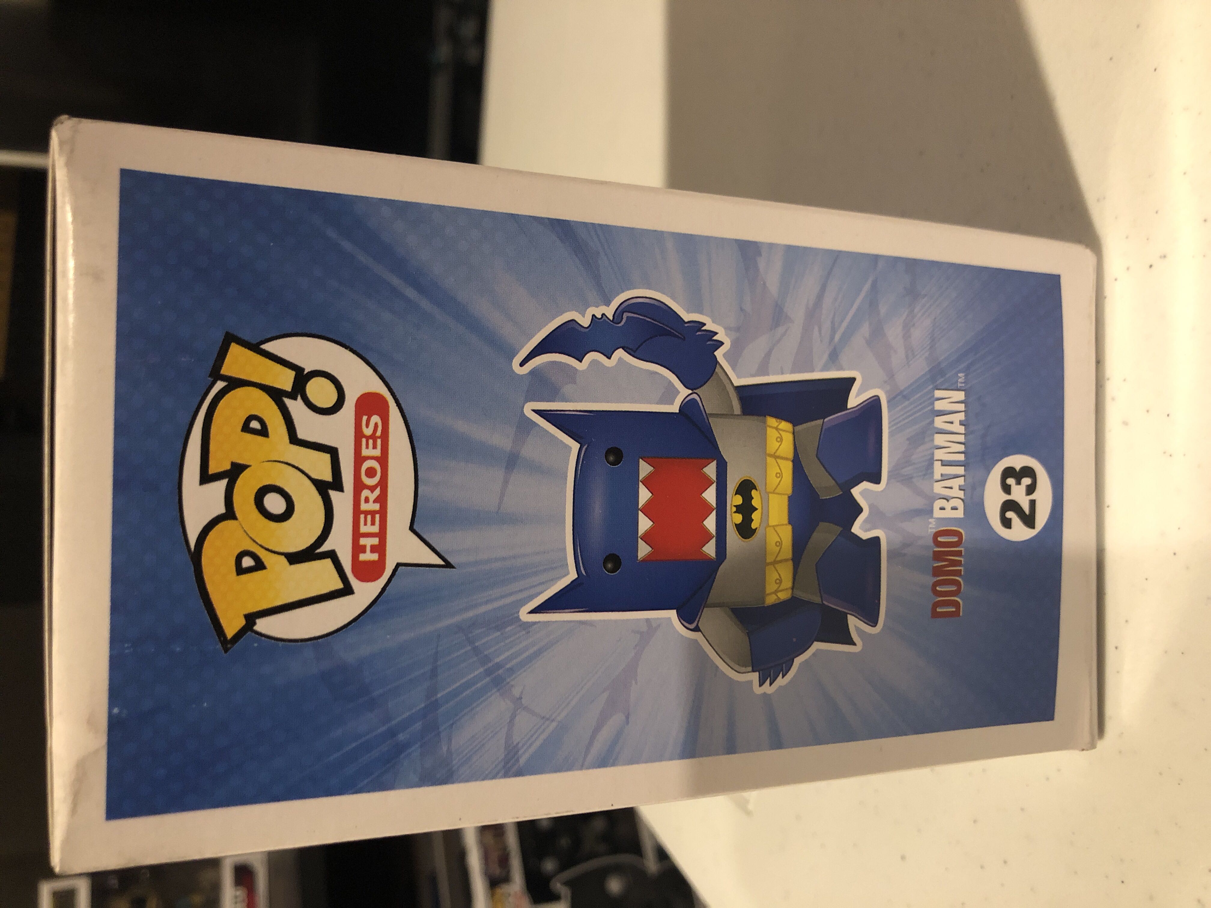 Domo Batman  - DC Universe vinyl figure collectible [Barcode 830395030975] - Main Image 4