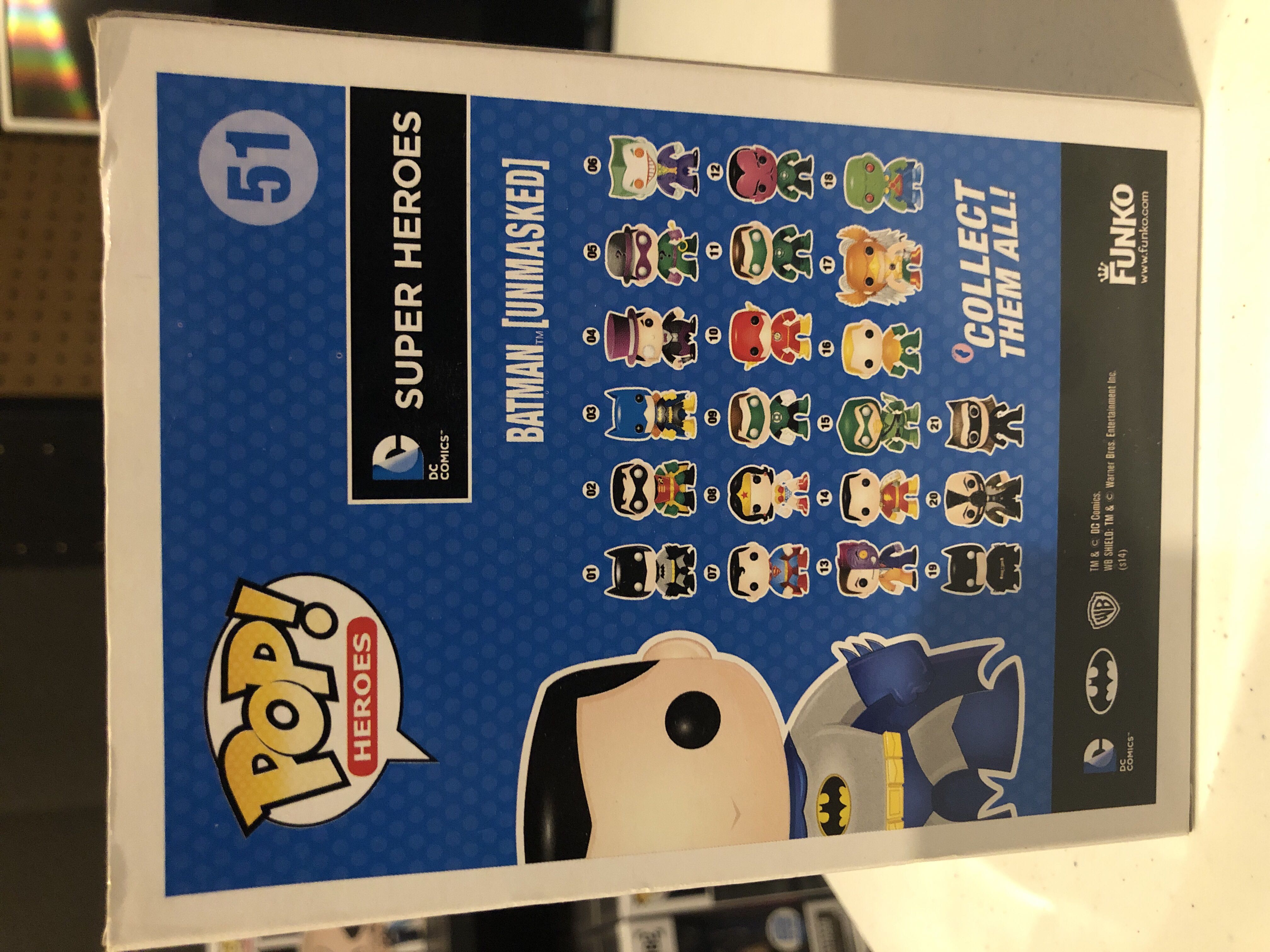 Batman (Unmasked) - DC Universe vinyl figure collectible [Barcode 849803044824] - Main Image 3