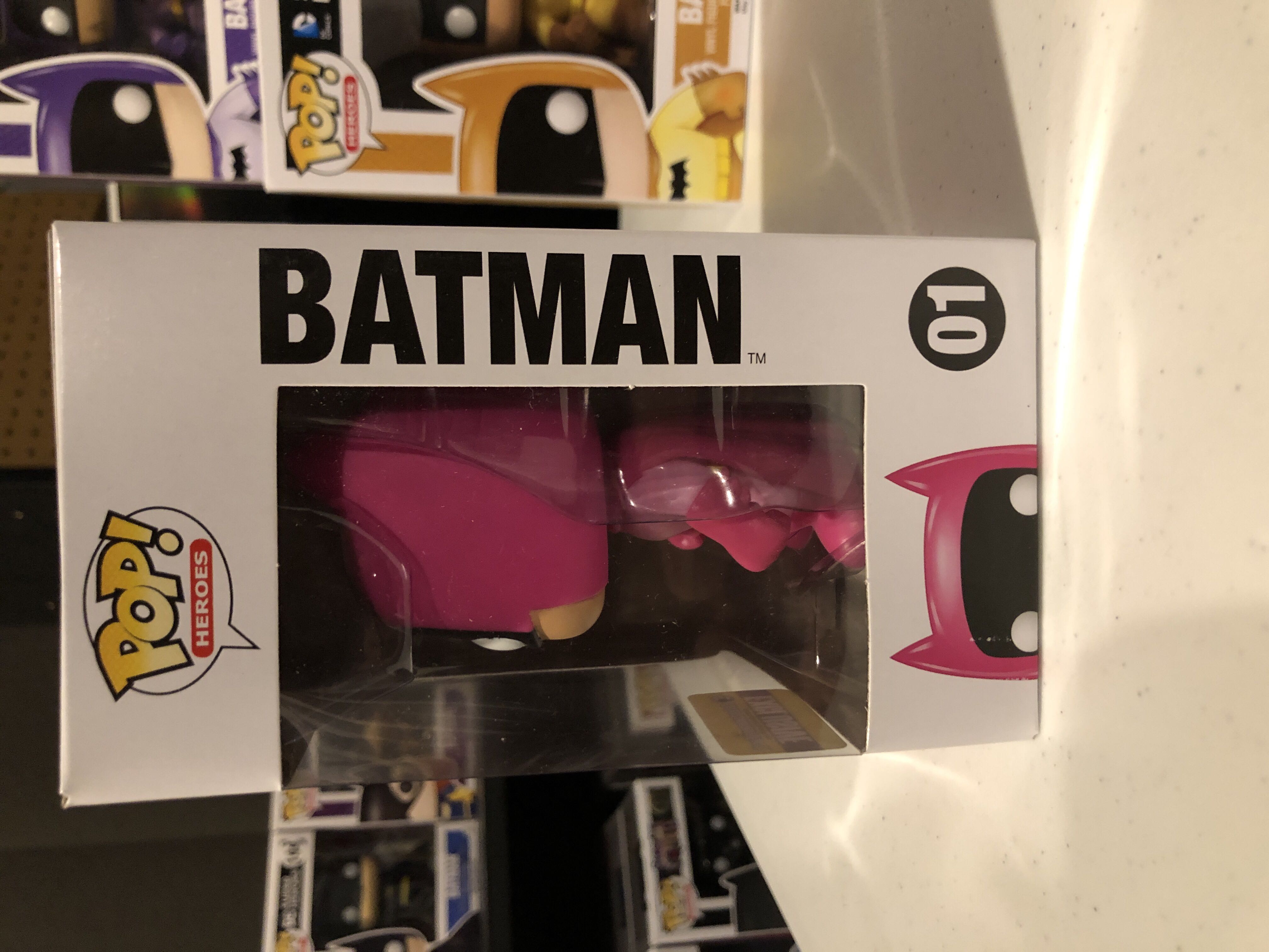 Batman (Pink) - DC Universe vinyl figure collectible [Barcode 849803052478] - Main Image 2