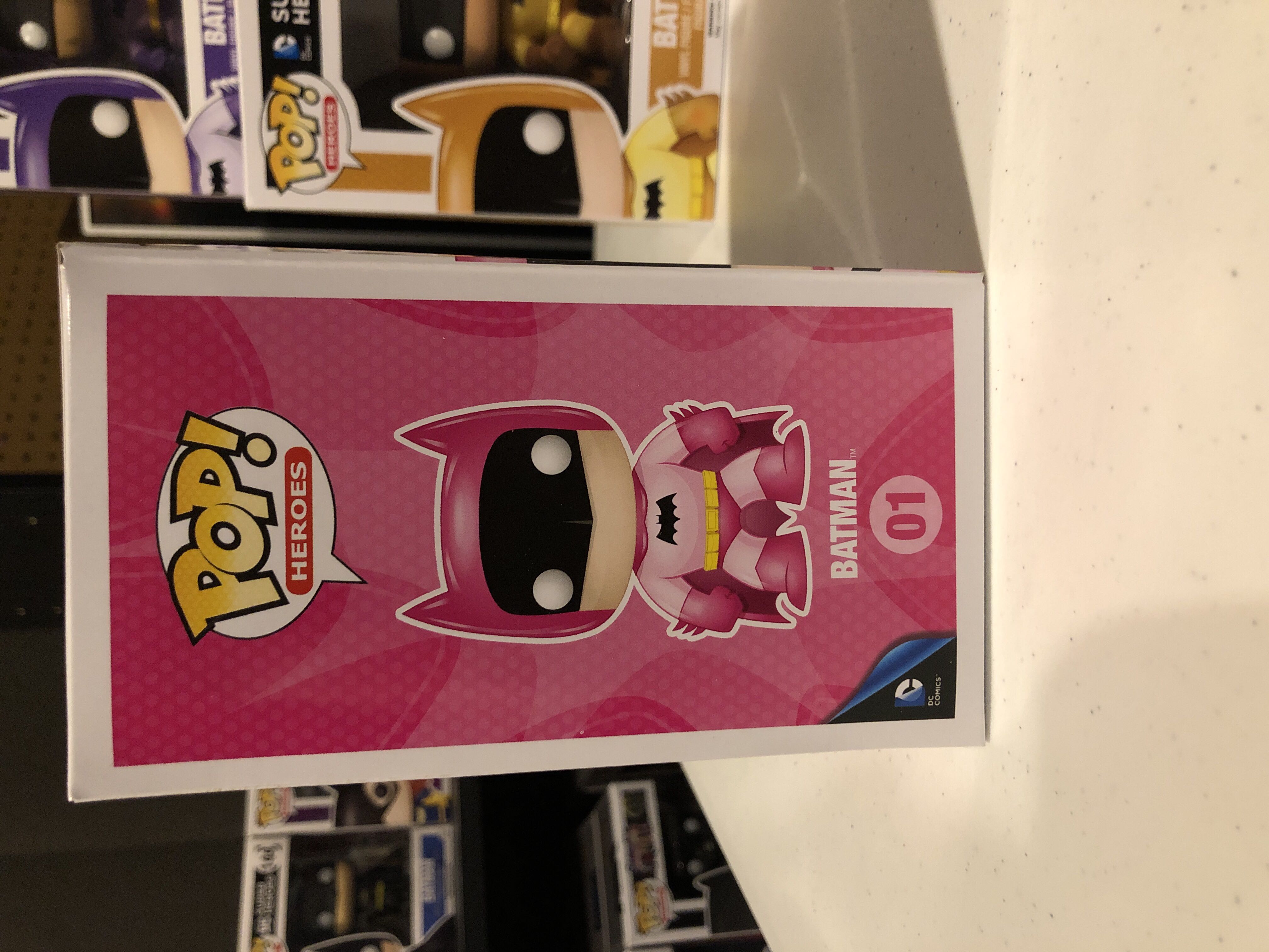 Batman (Pink) - DC Universe vinyl figure collectible [Barcode 849803052478] - Main Image 4