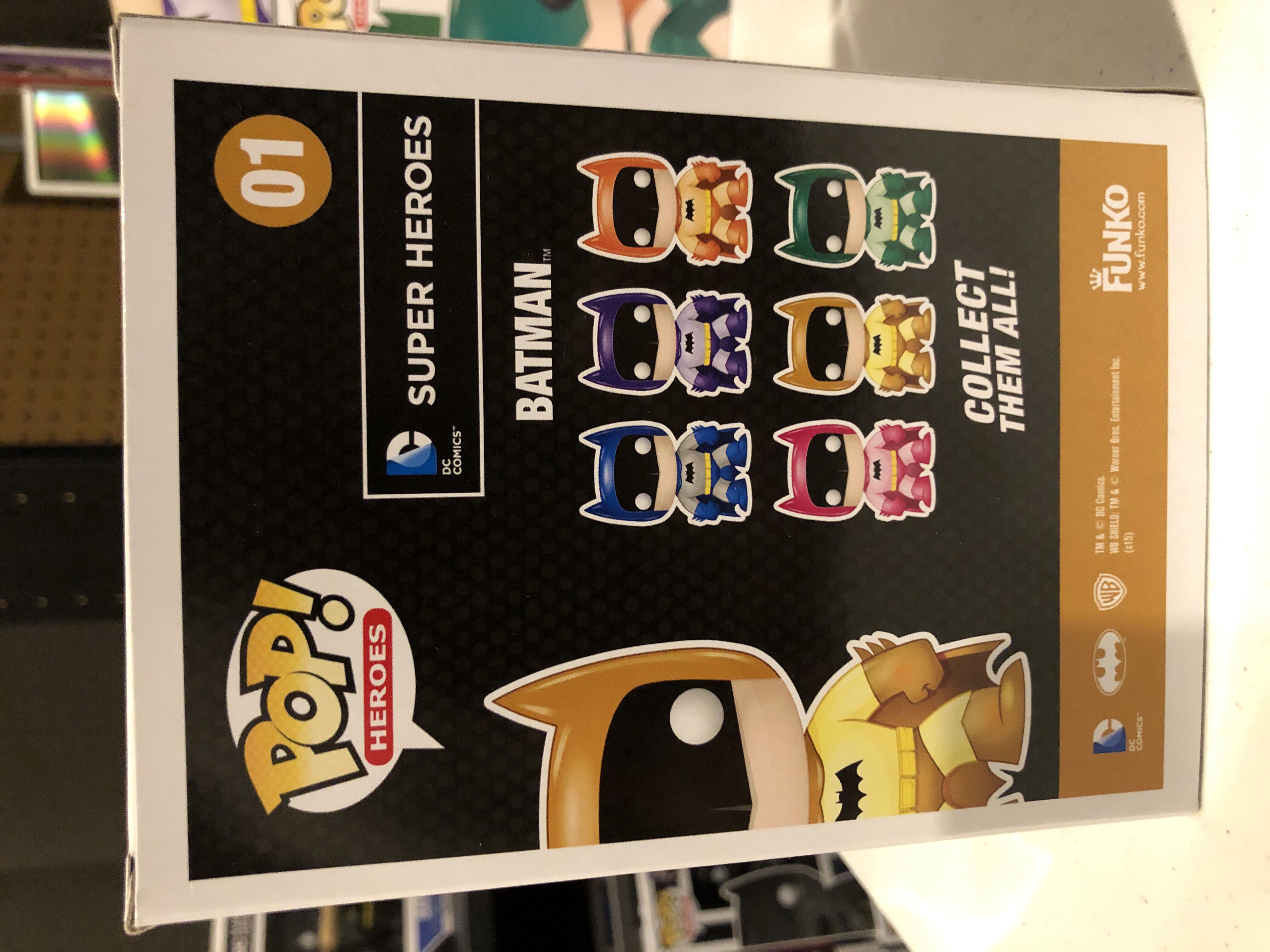 Batman (Yellow)  - DC Universe vinyl figure collectible [Barcode 849803052485] - Main Image 3