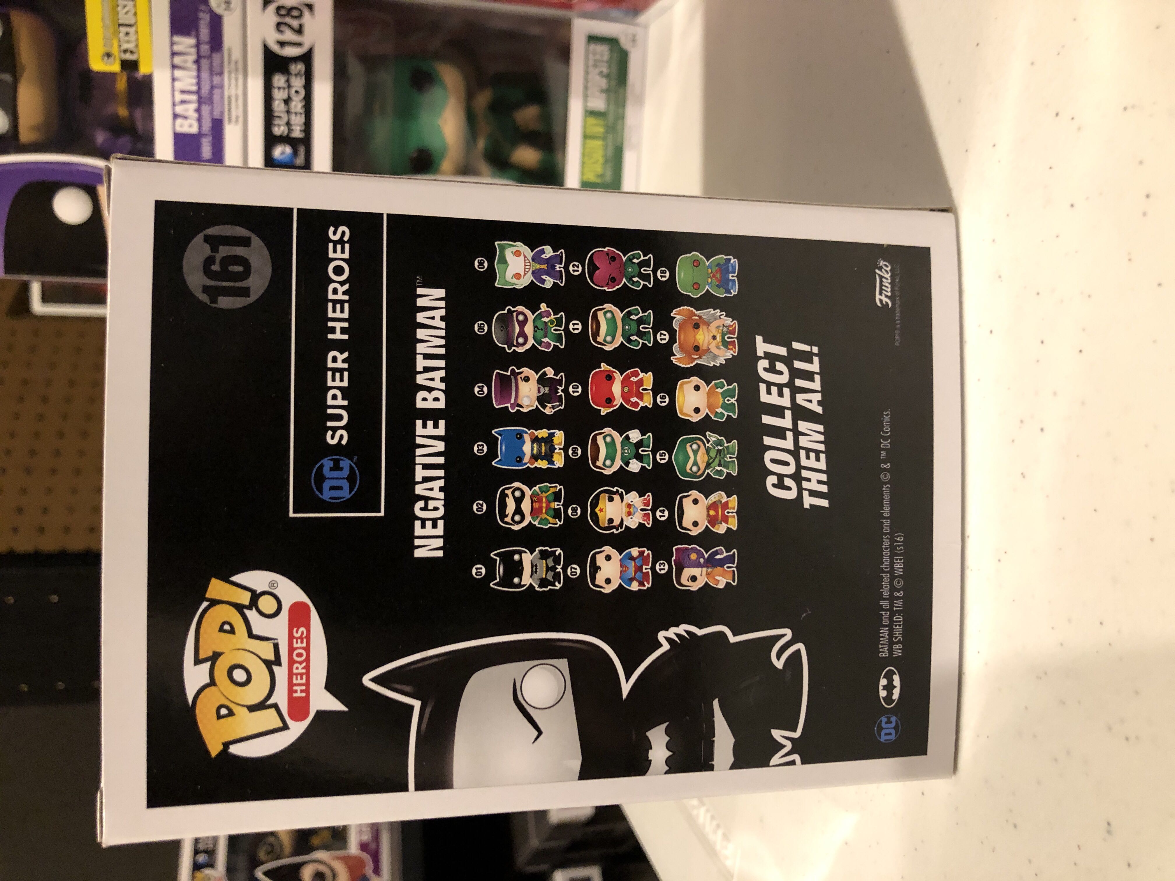 Negative Batman  - DC Universe vinyl figure collectible [Barcode 889698128155] - Main Image 3