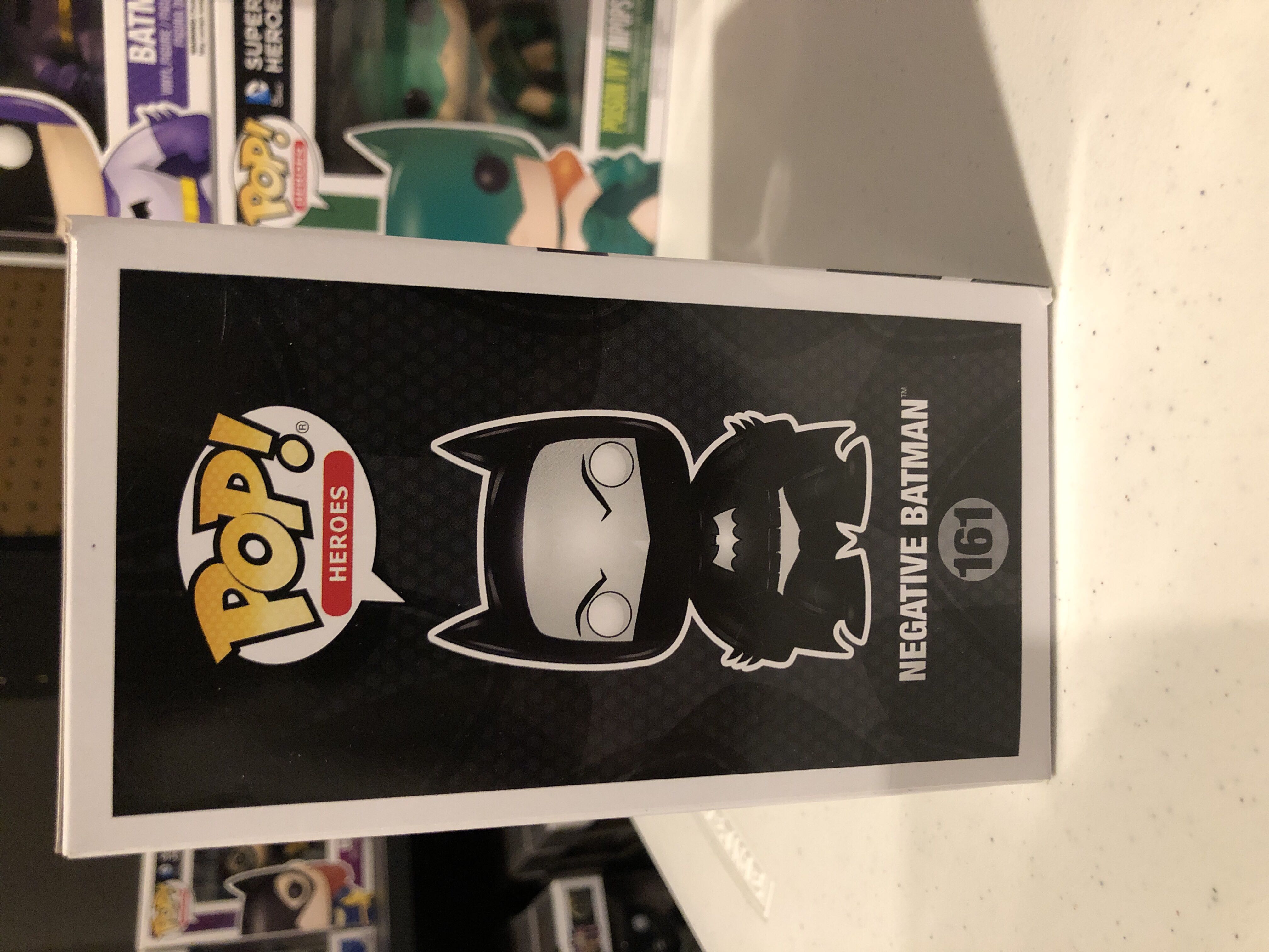 Negative Batman  - DC Universe vinyl figure collectible [Barcode 889698128155] - Main Image 4