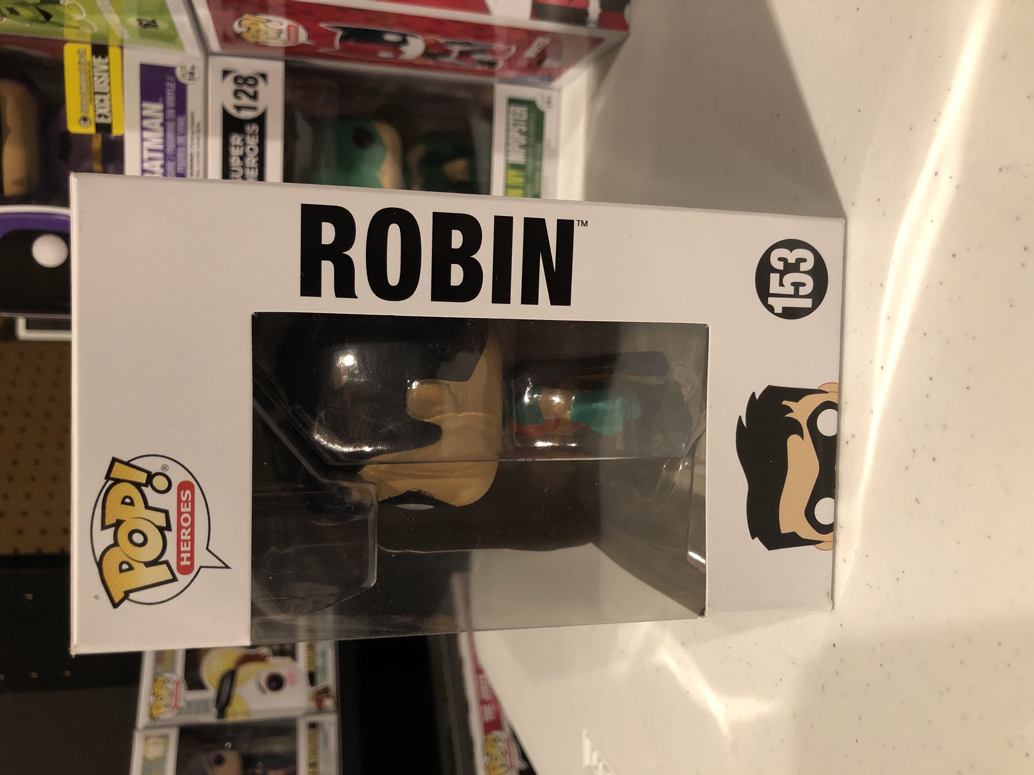 Robin - DC Universe vinyl figure collectible [Barcode 889698115711] - Main Image 2