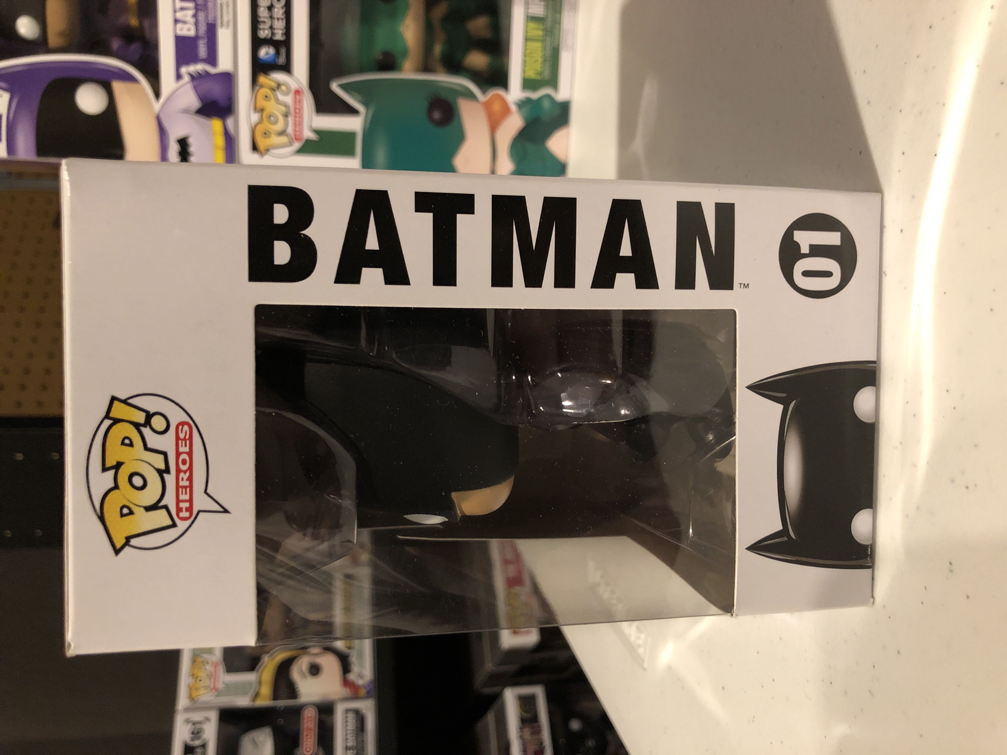 Batman - DC Universe vinyl figure collectible [Barcode 830395022017] - Main Image 2