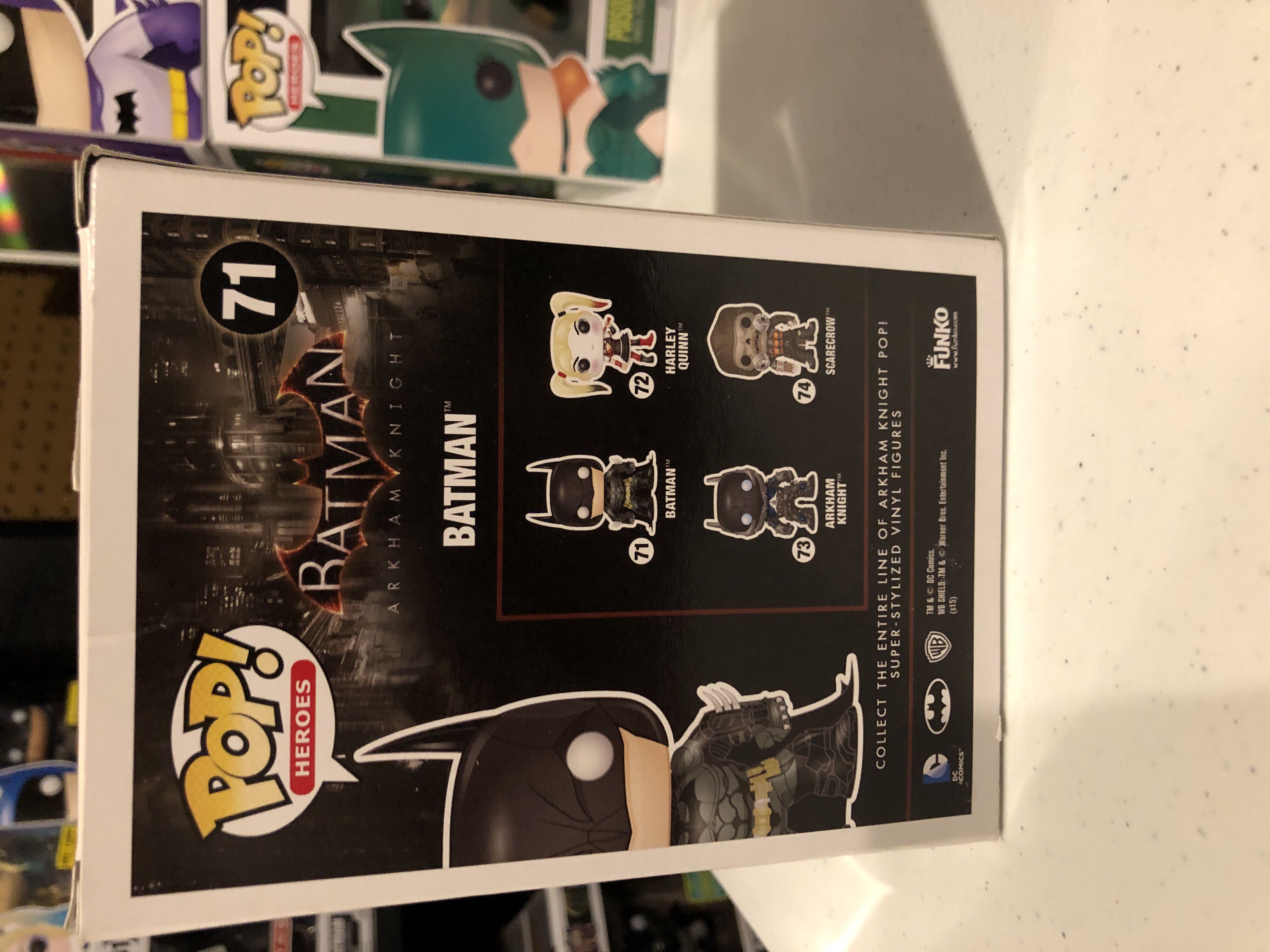 Batman  - DC Universe vinyl figure collectible [Barcode 849803063832] - Main Image 3