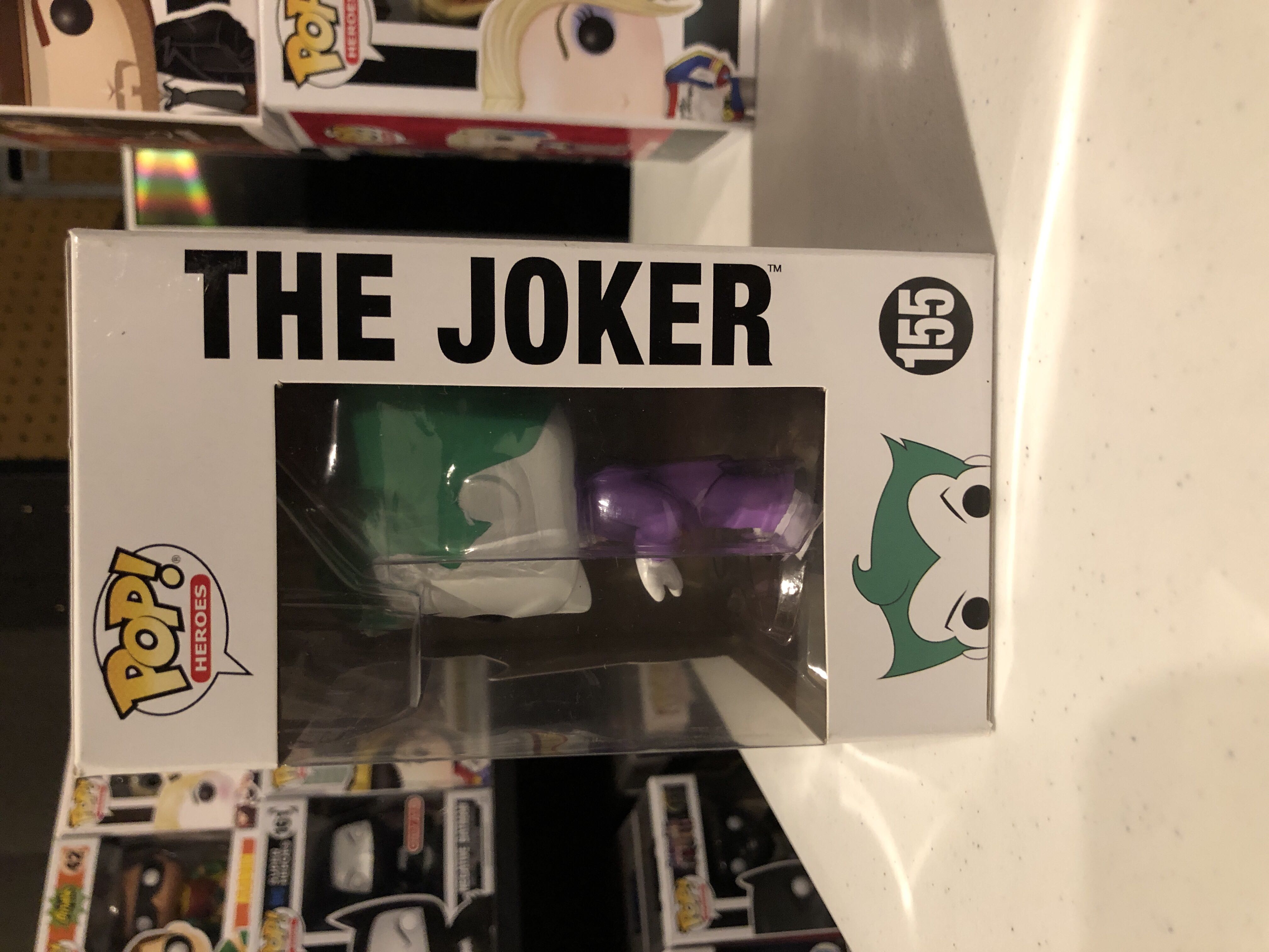 The Joker  - DC Universe vinyl figure collectible [Barcode 889698115735] - Main Image 2