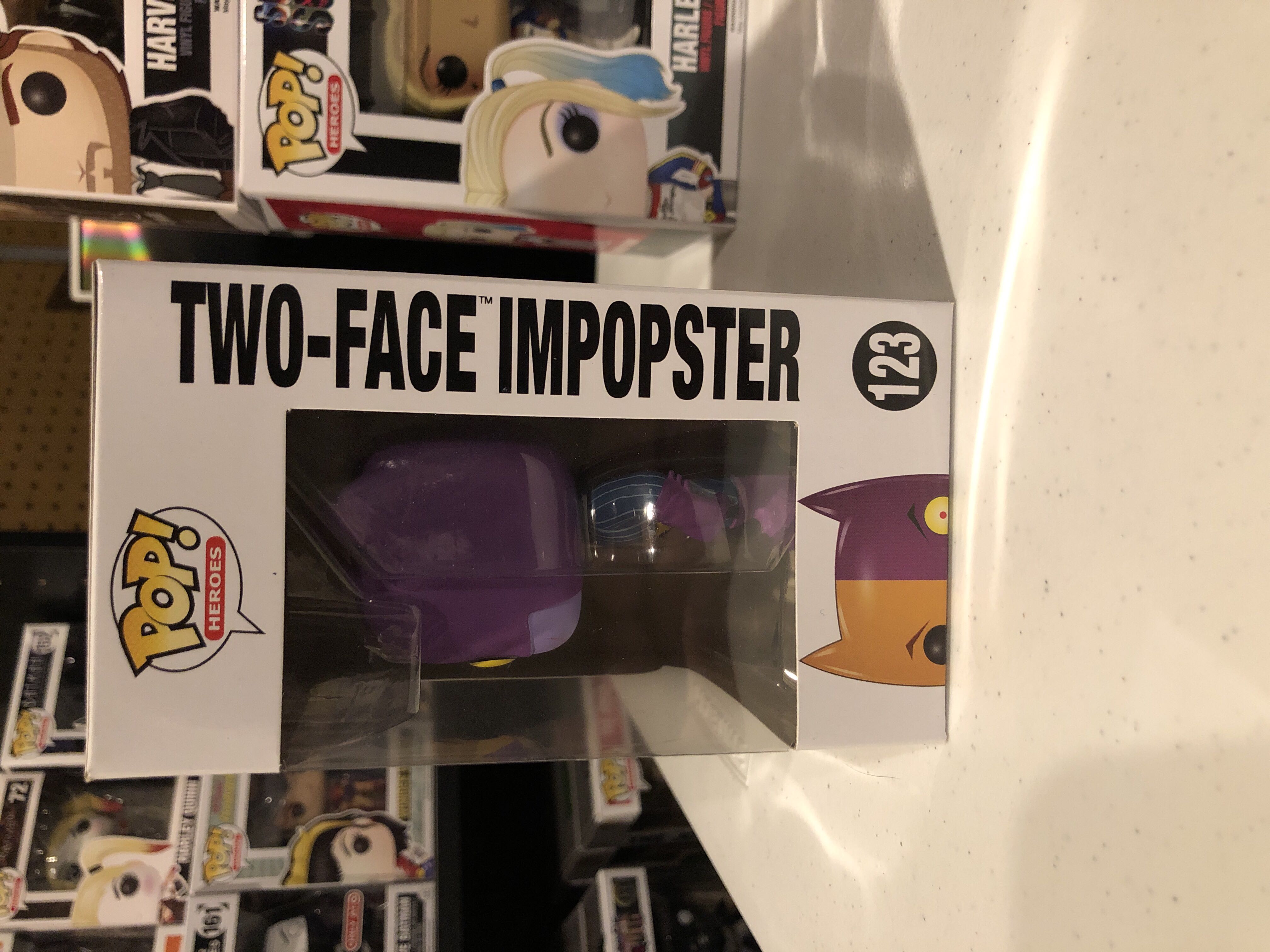 Batman Two-Face Impopster - DC Universe vinyl figure collectible [Barcode 889698107815] - Main Image 2