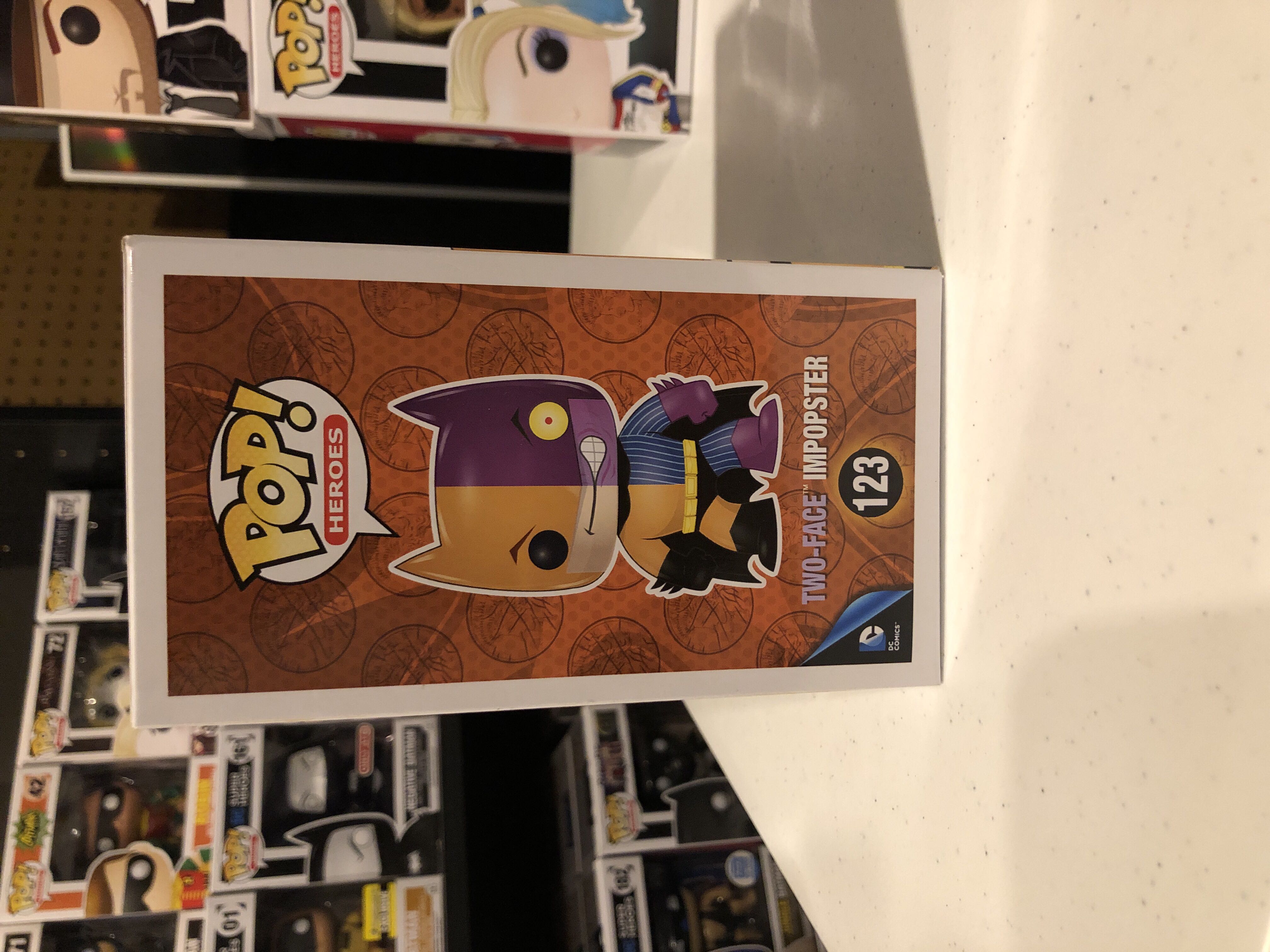 Batman Two-Face Impopster - DC Universe vinyl figure collectible [Barcode 889698107815] - Main Image 4