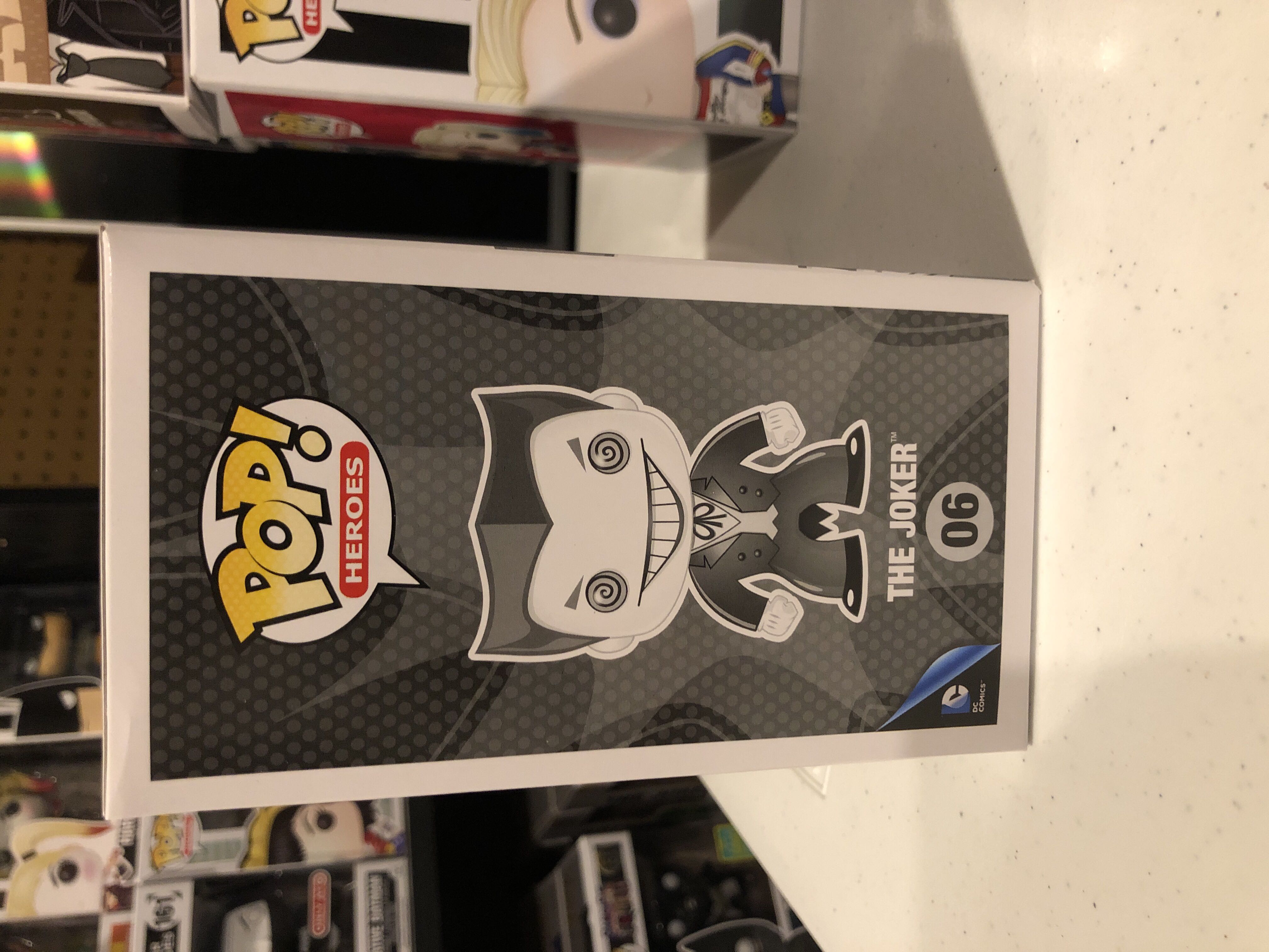 The Joker - Batman vinyl figure collectible [Barcode 10477650] - Main Image 4