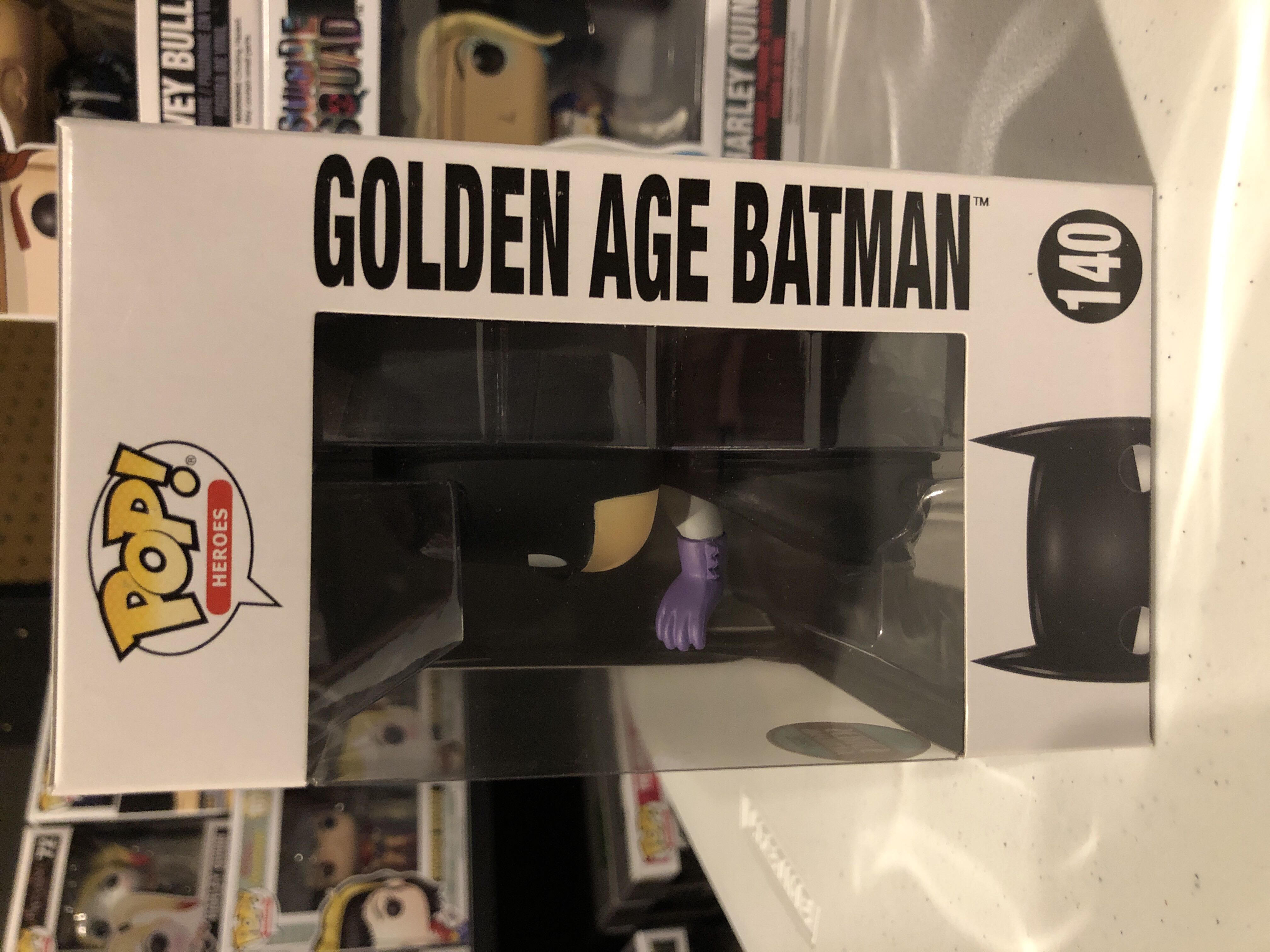 Golden Age Batman  - DC Universe vinyl figure collectible [Barcode 889698114363] - Main Image 2