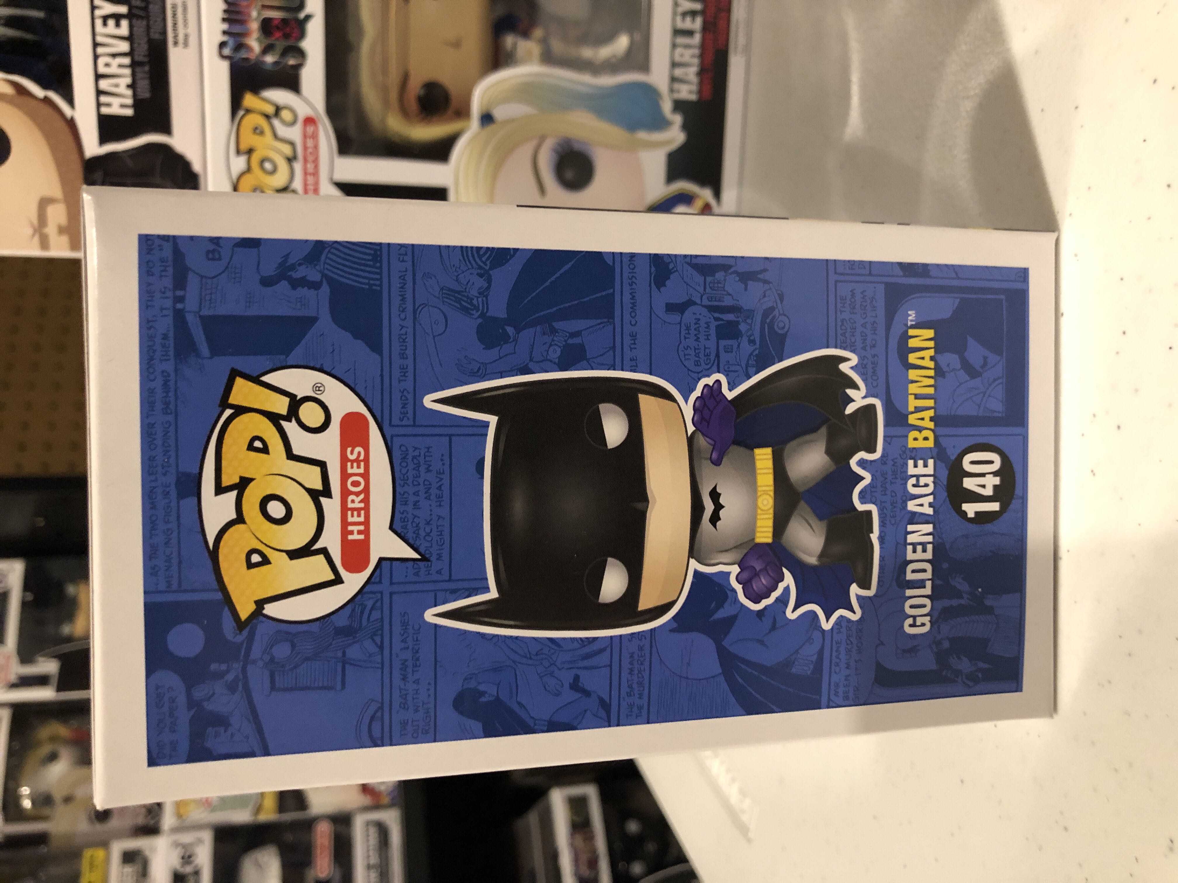 Golden Age Batman  - DC Universe vinyl figure collectible [Barcode 889698114363] - Main Image 4