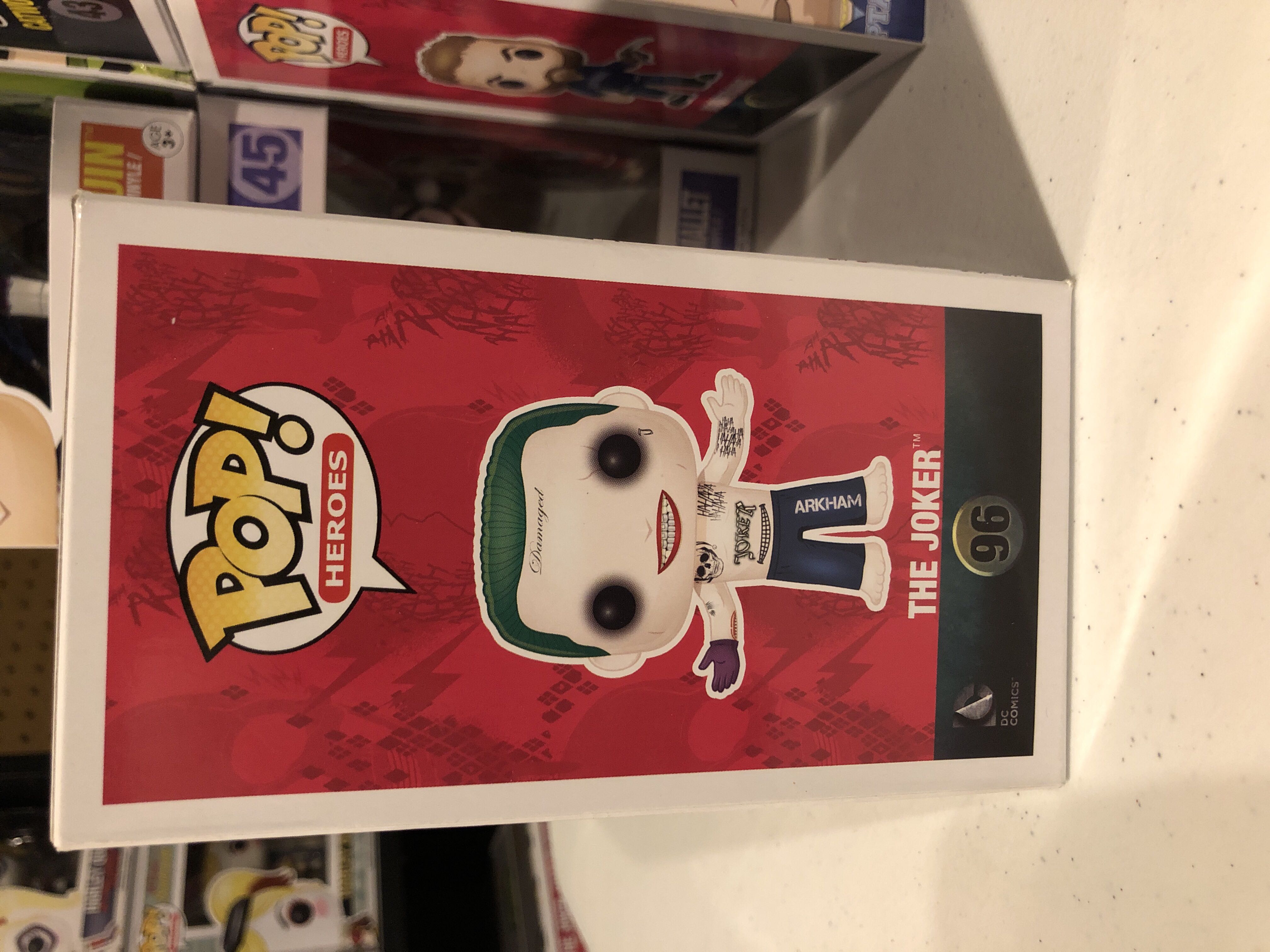 The Joker - DC Universe vinyl figure collectible [Barcode 849803086596] - Main Image 4