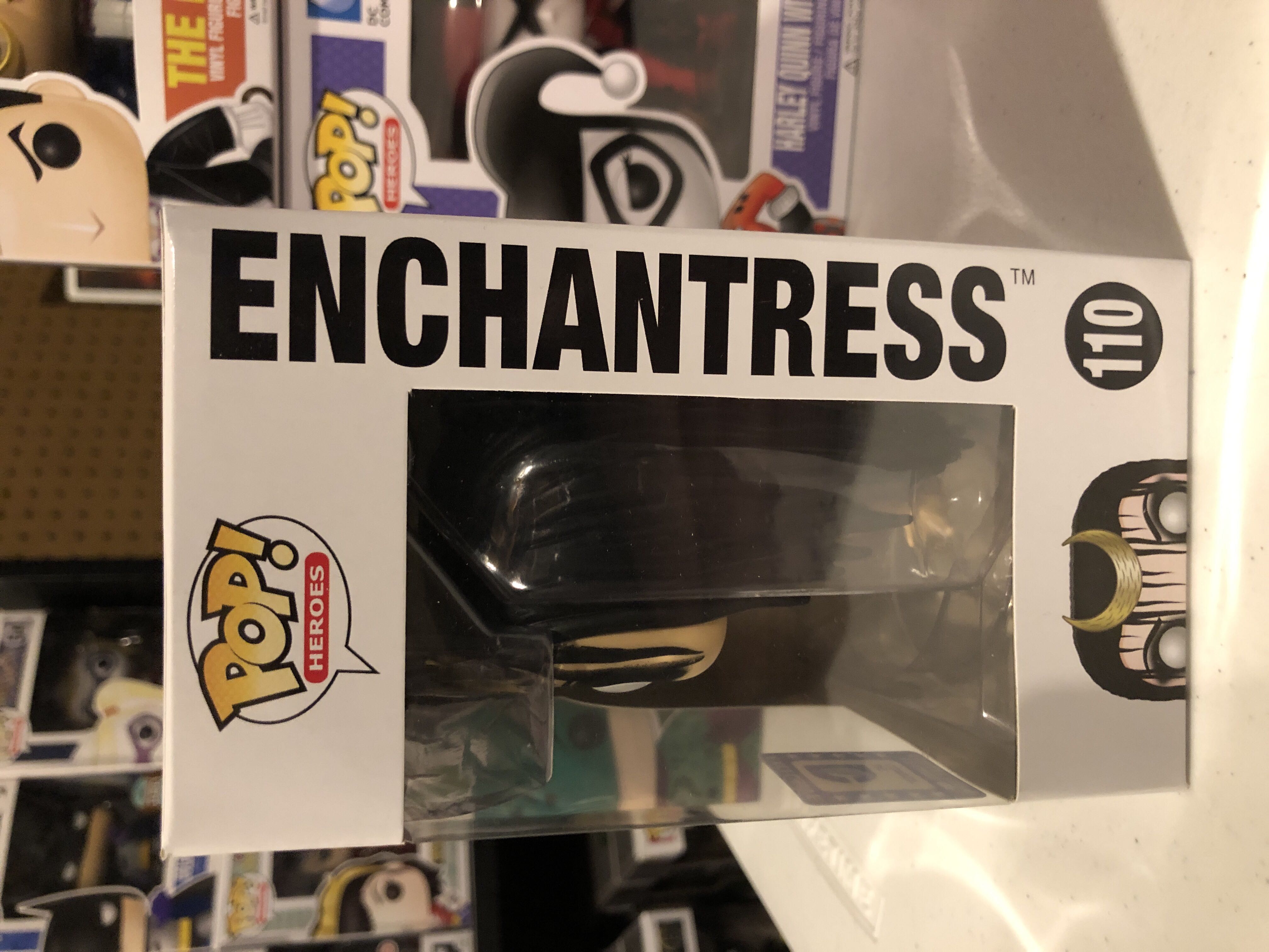Enchantress - DC Universe vinyl figure collectible - Main Image 2