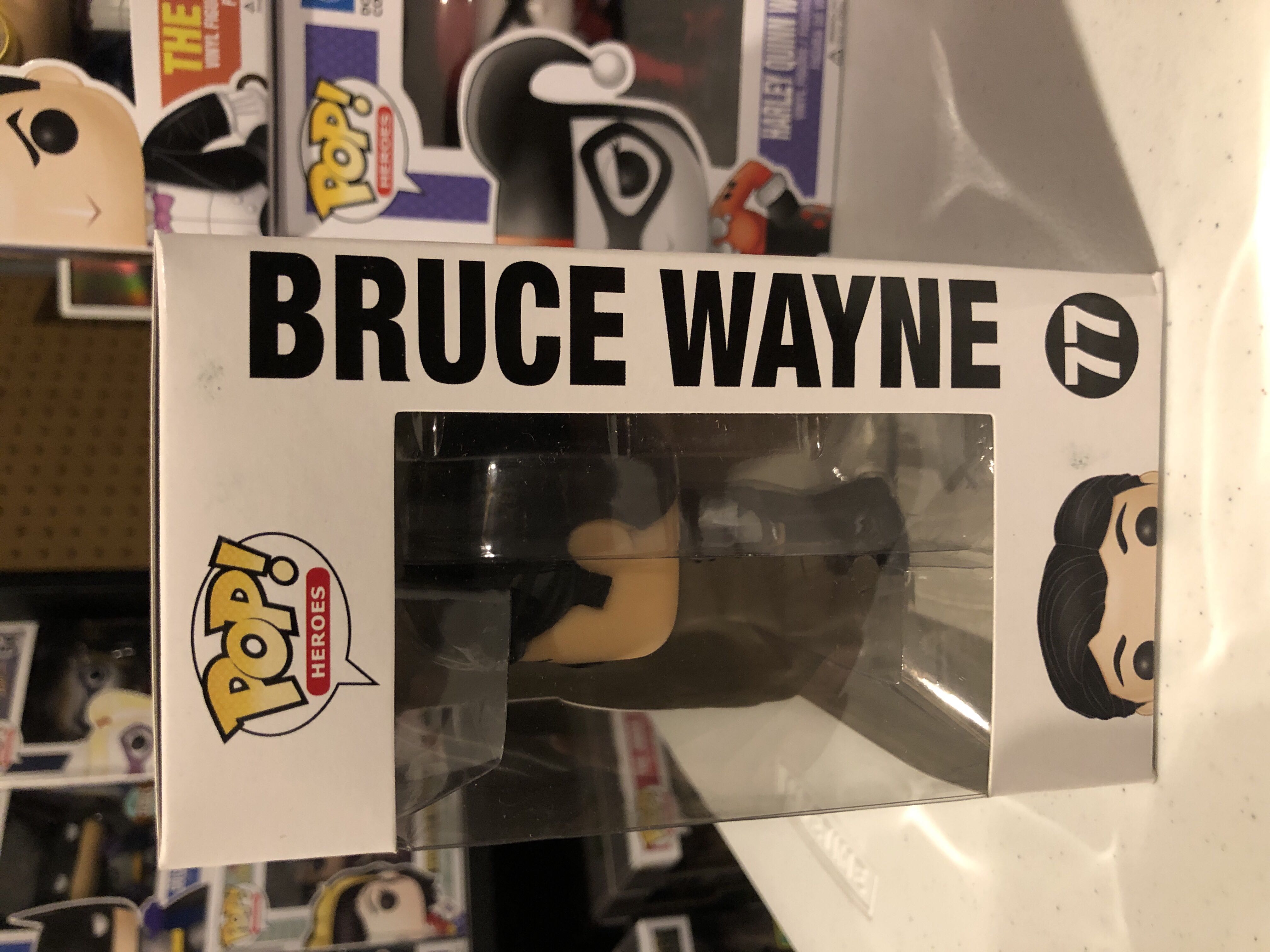 Bruce Wayne  - DC Universe vinyl figure collectible [Barcode 849803062514] - Main Image 2
