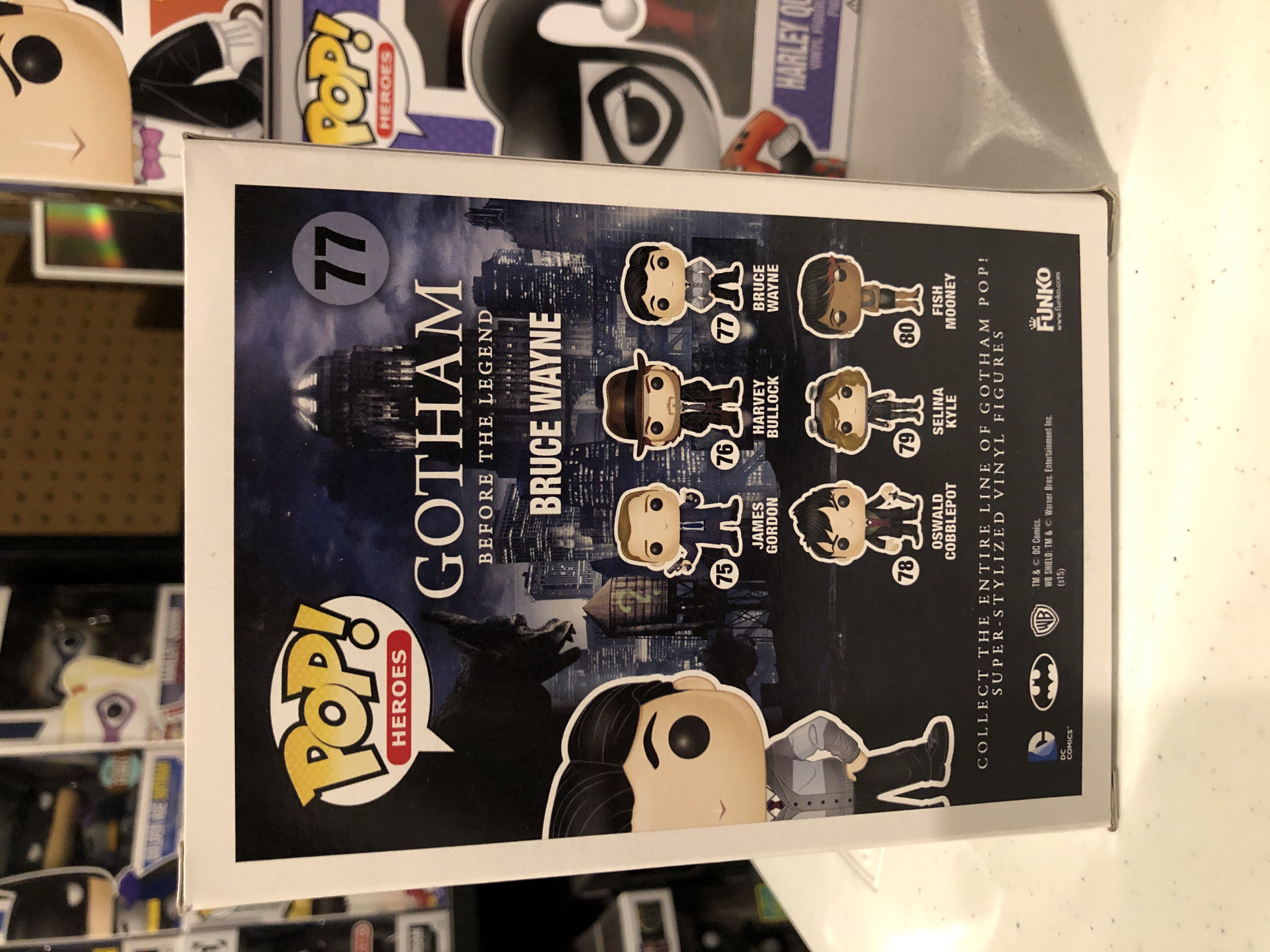 Bruce Wayne  - DC Universe vinyl figure collectible [Barcode 849803062514] - Main Image 3