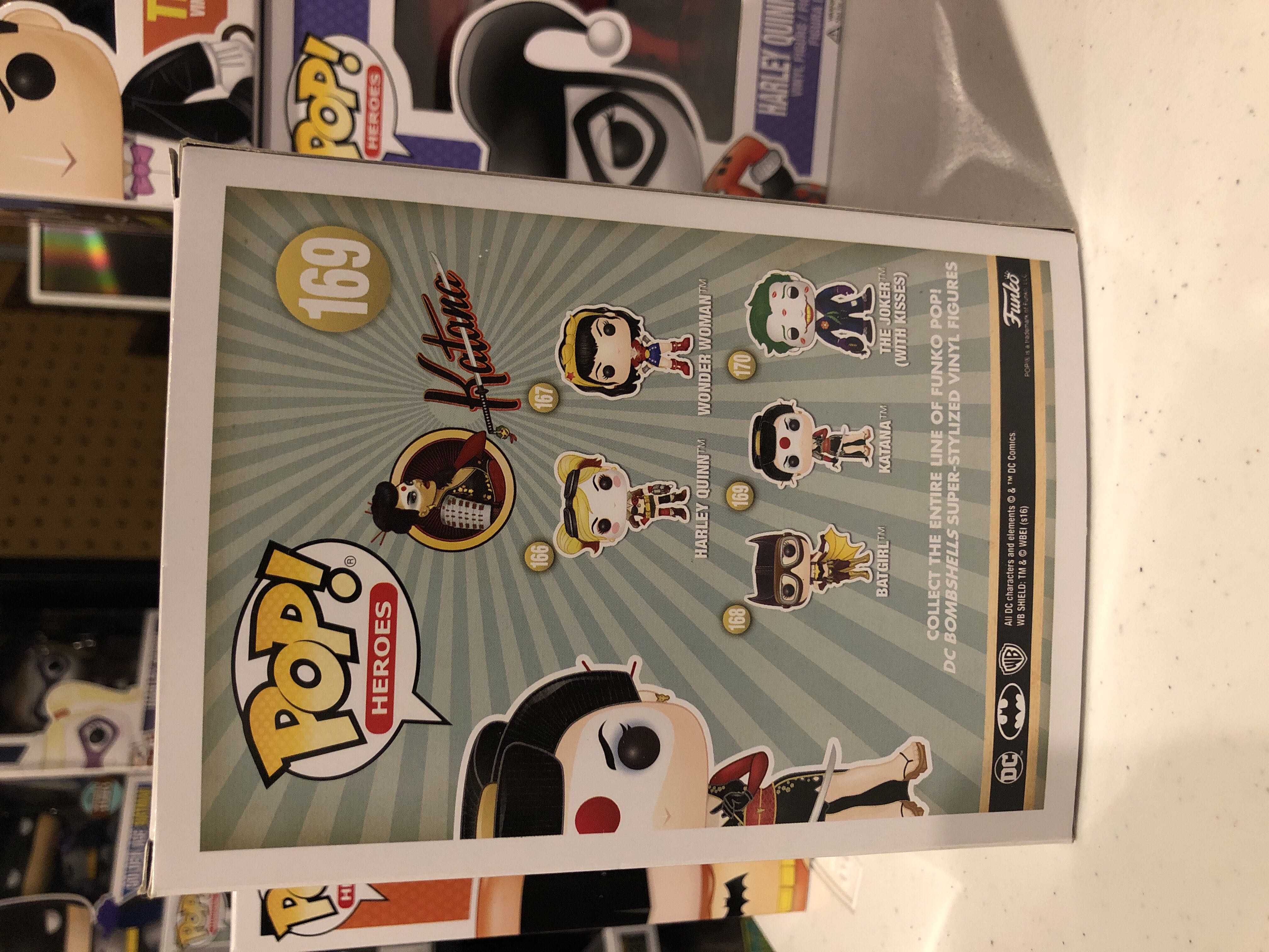 Katana  - DC Universe vinyl figure collectible [Barcode 889698128544] - Main Image 3