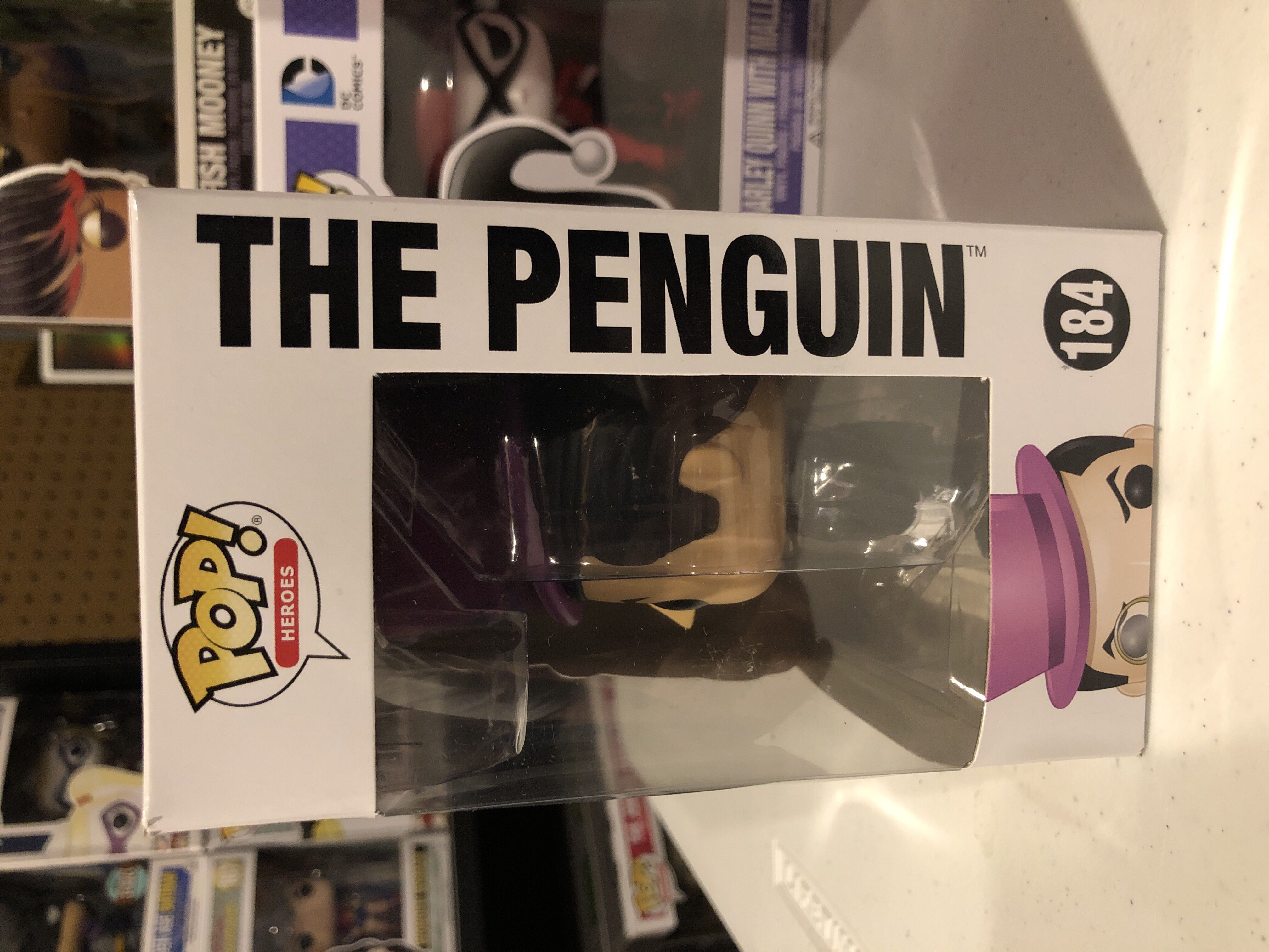 🦇 Batman Classic TV Series The Penguin - DC Universe vinyl figure collectible [Barcode 889698136297] - Main Image 2